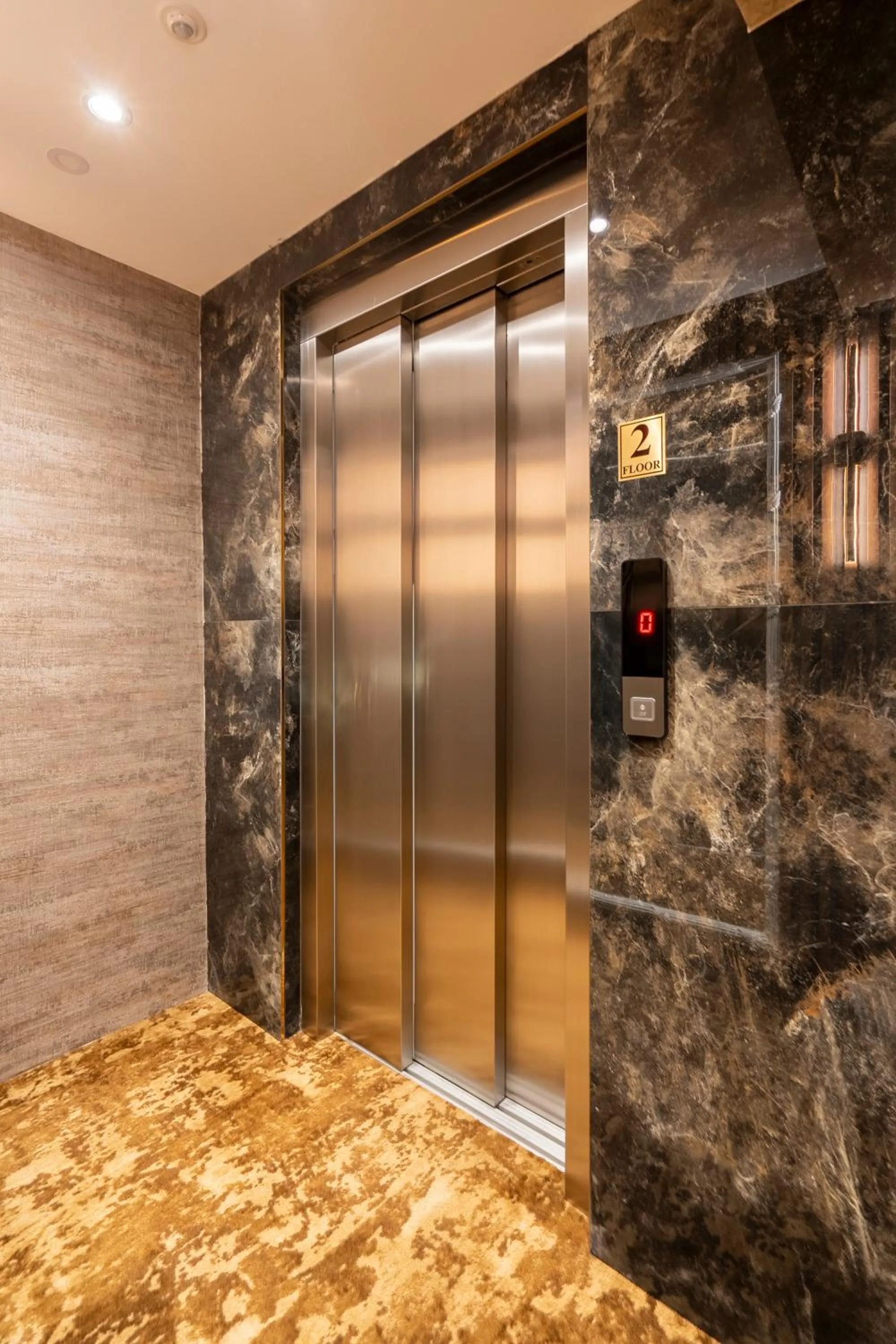 elevator in Old Harbour Hotel istanbul