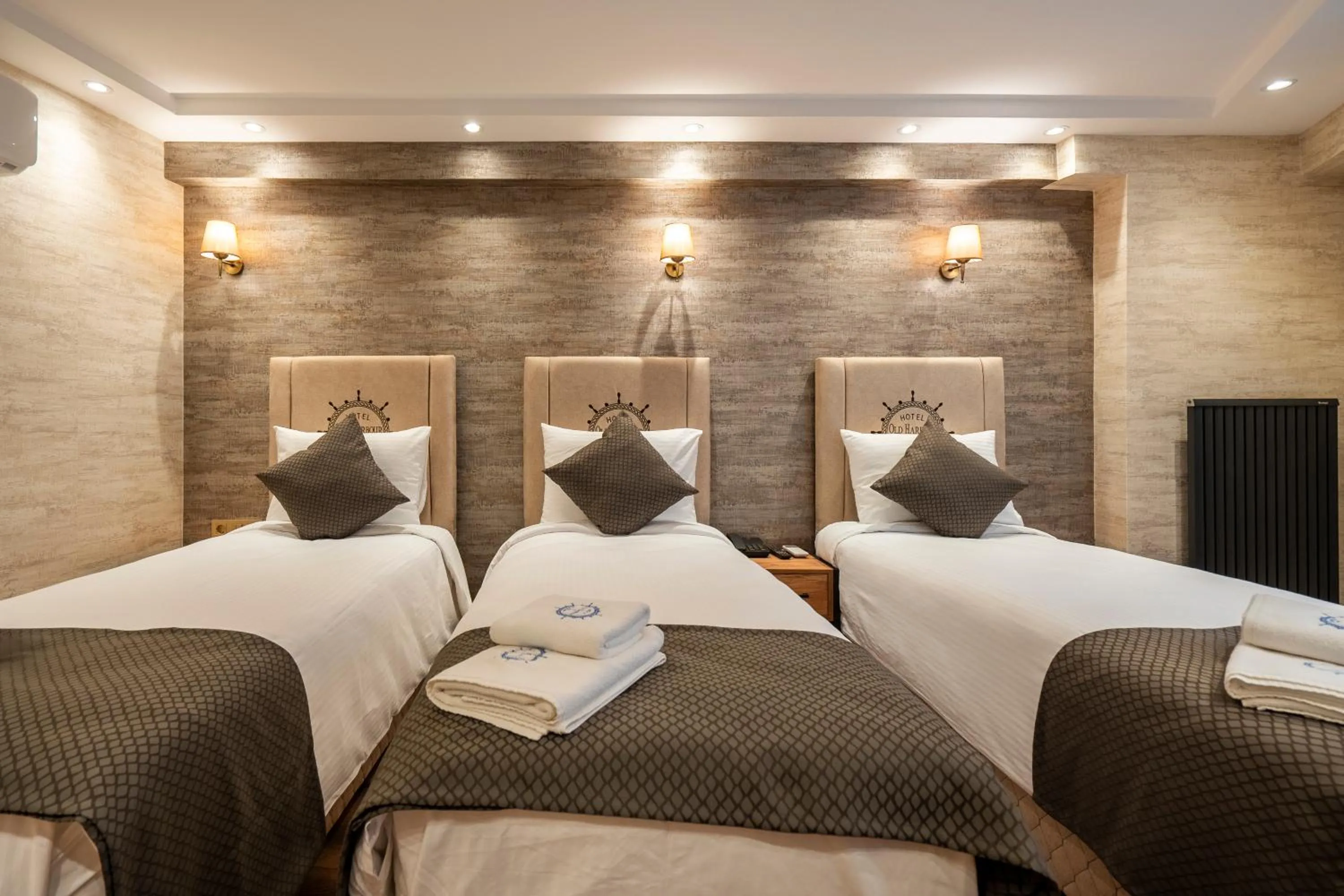 Bed in Old Harbour Hotel istanbul