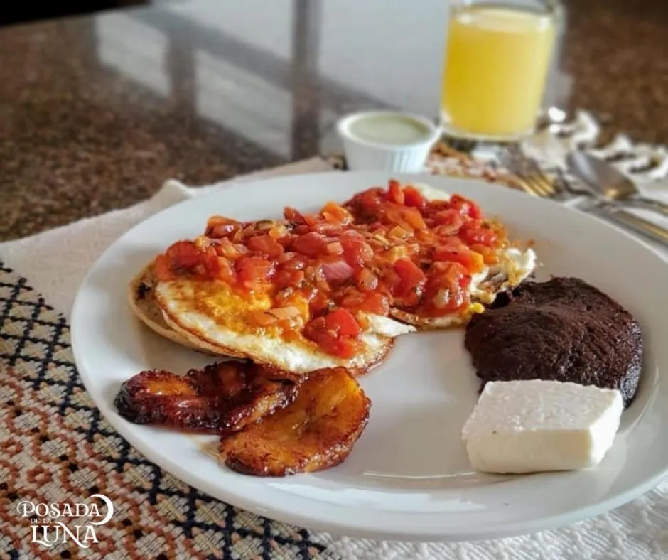 Breakfast in Hotel Posada de la Luna