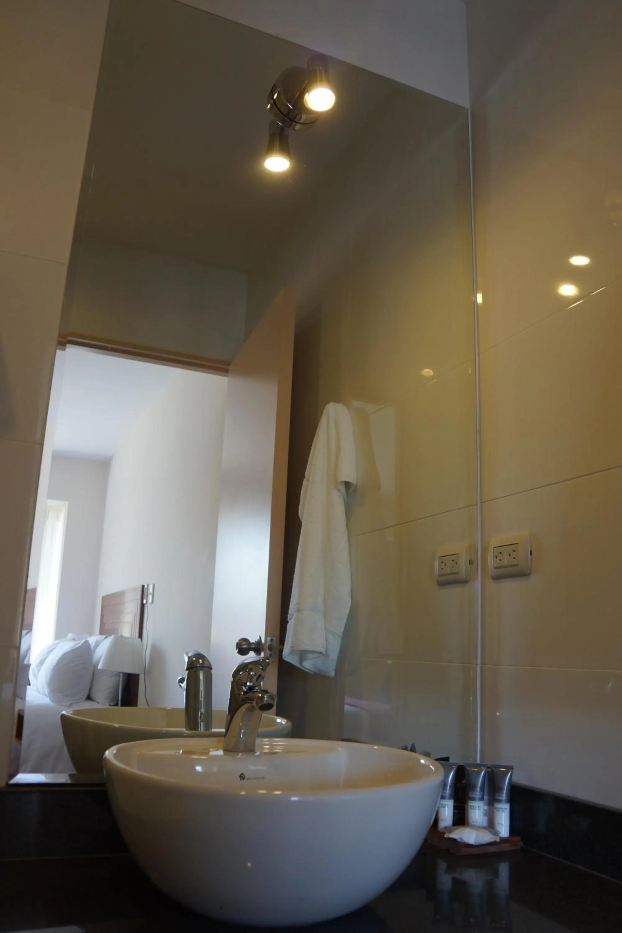 Toilet in Atrium Miraflores Hotel