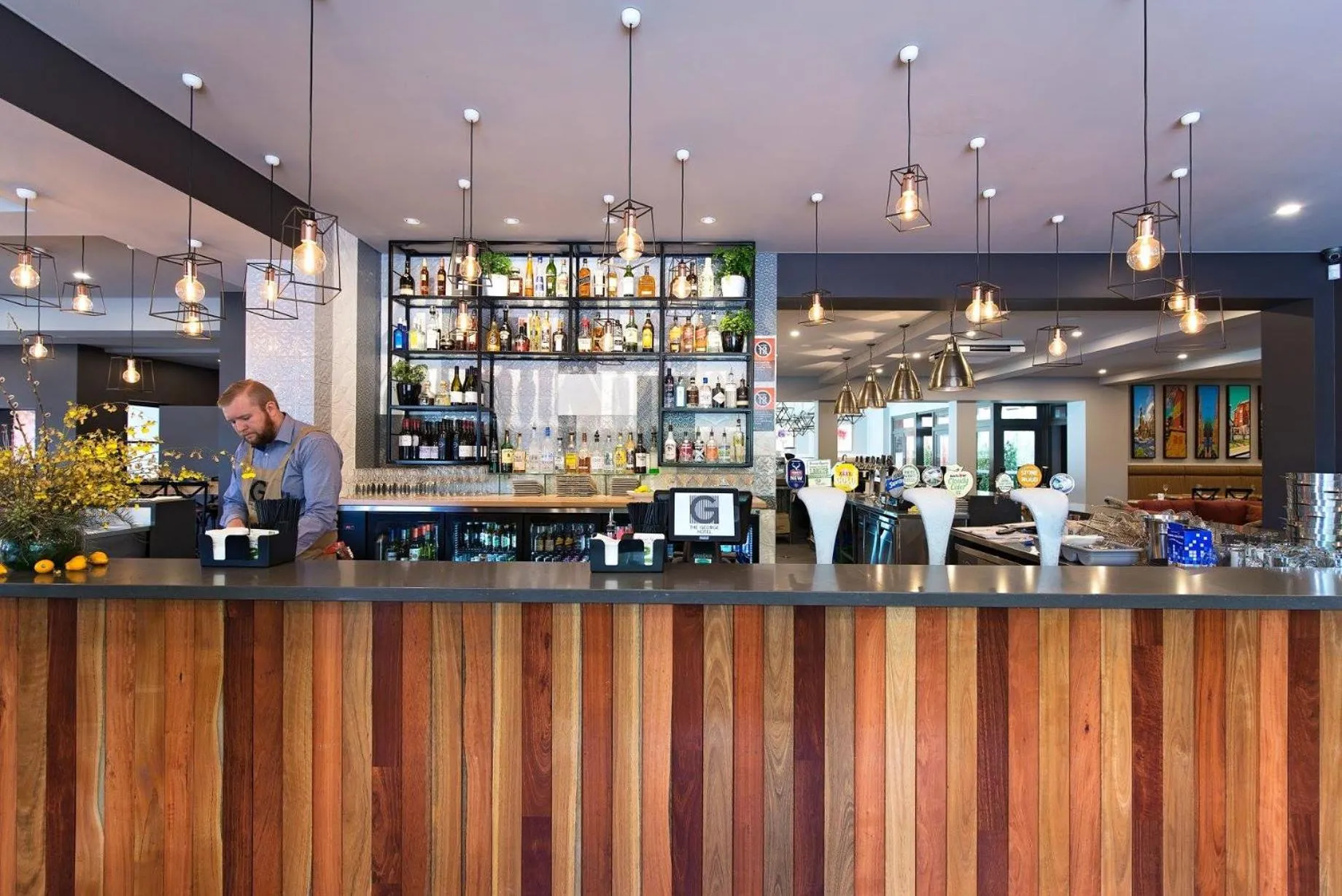 Lounge or bar in The George Hotel Bathurst