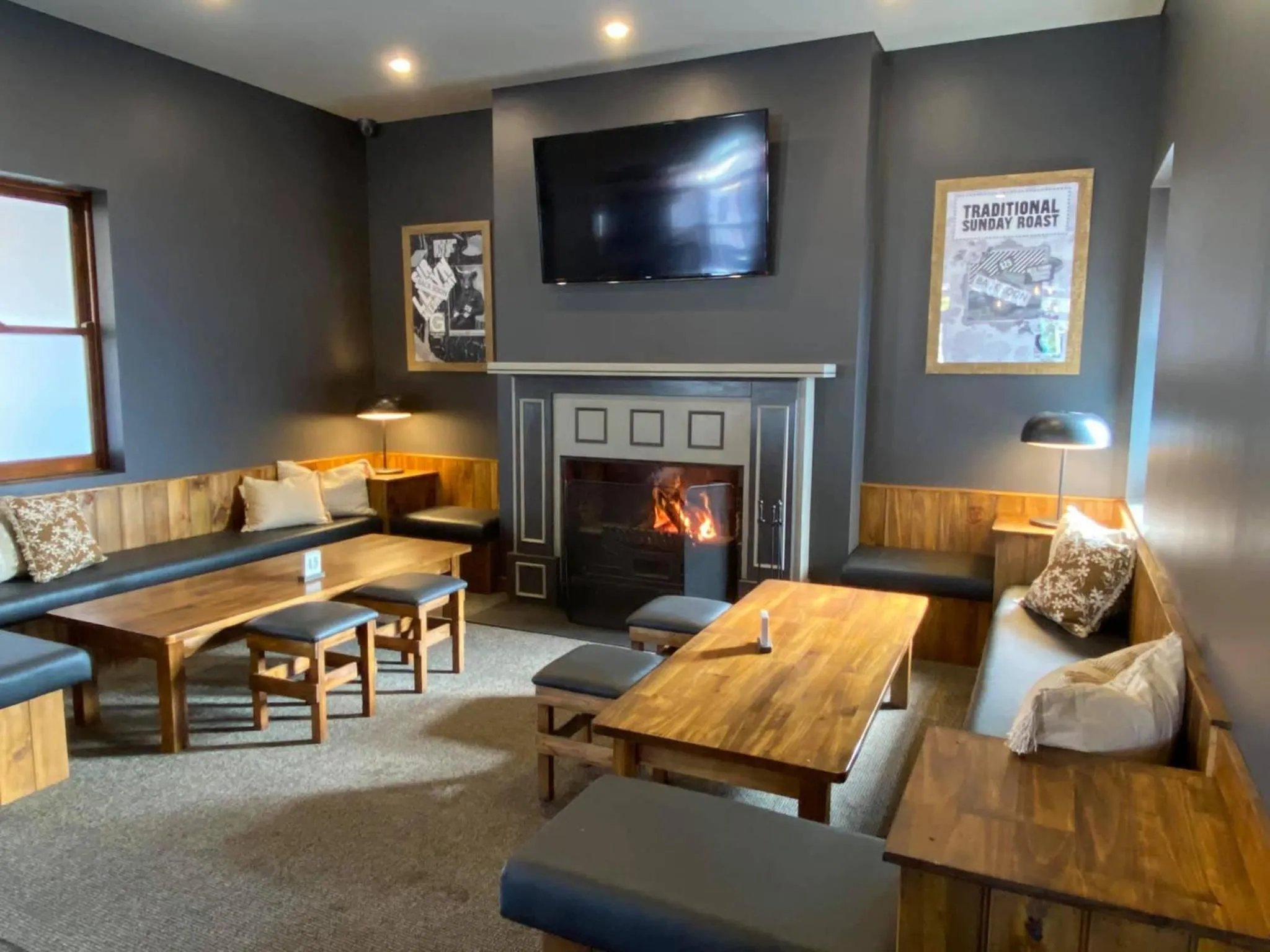 Lounge or bar in The George Hotel Bathurst