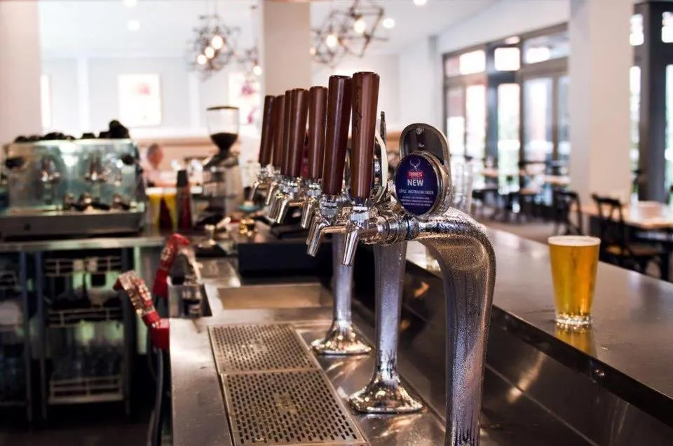 Lounge or bar in The George Hotel Bathurst