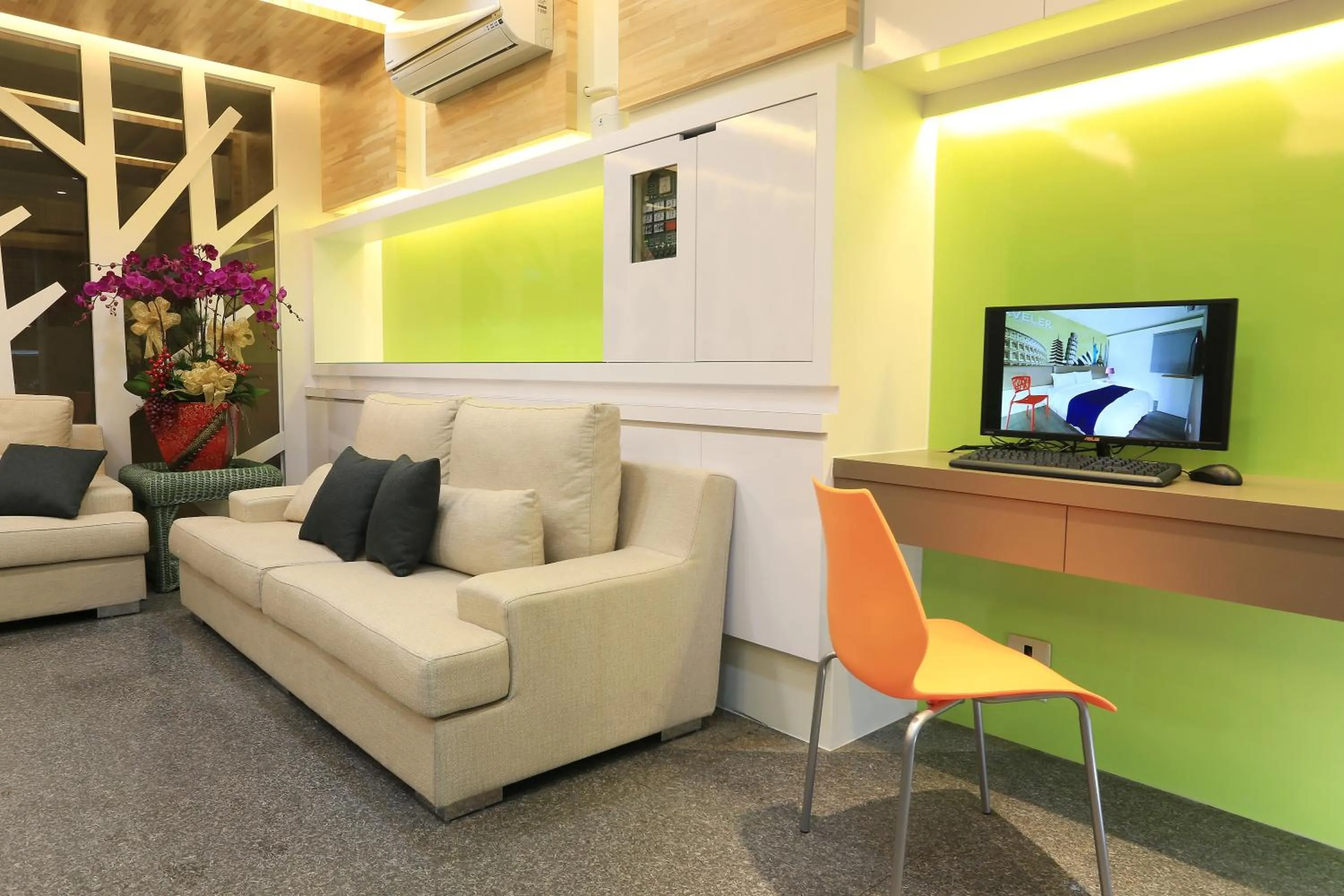 Lobby or reception in Guo Chen Hotel