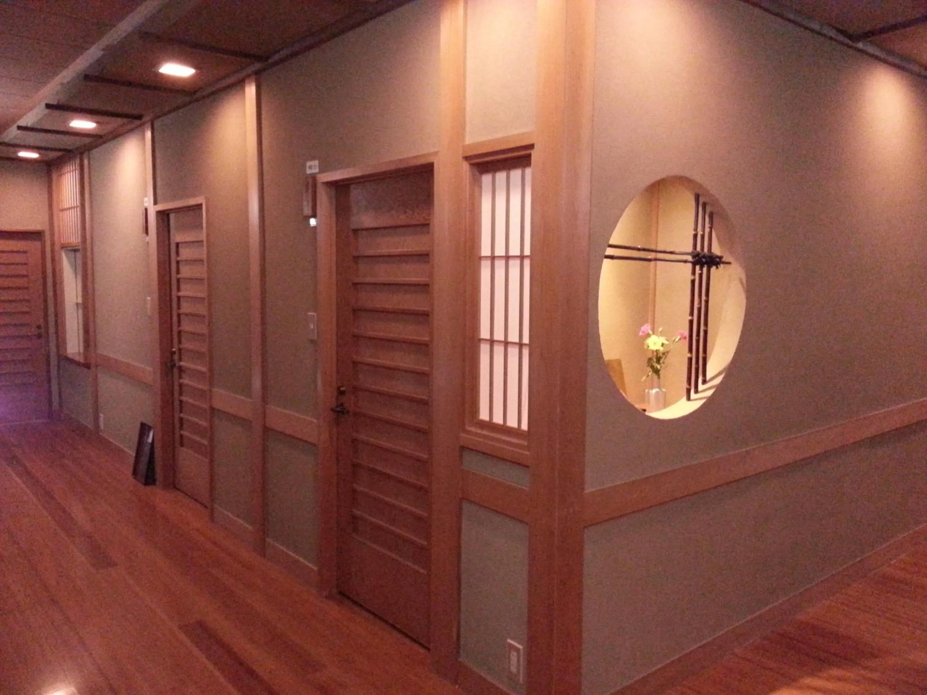 Decorative detail in Tsukimotoya Ryokan