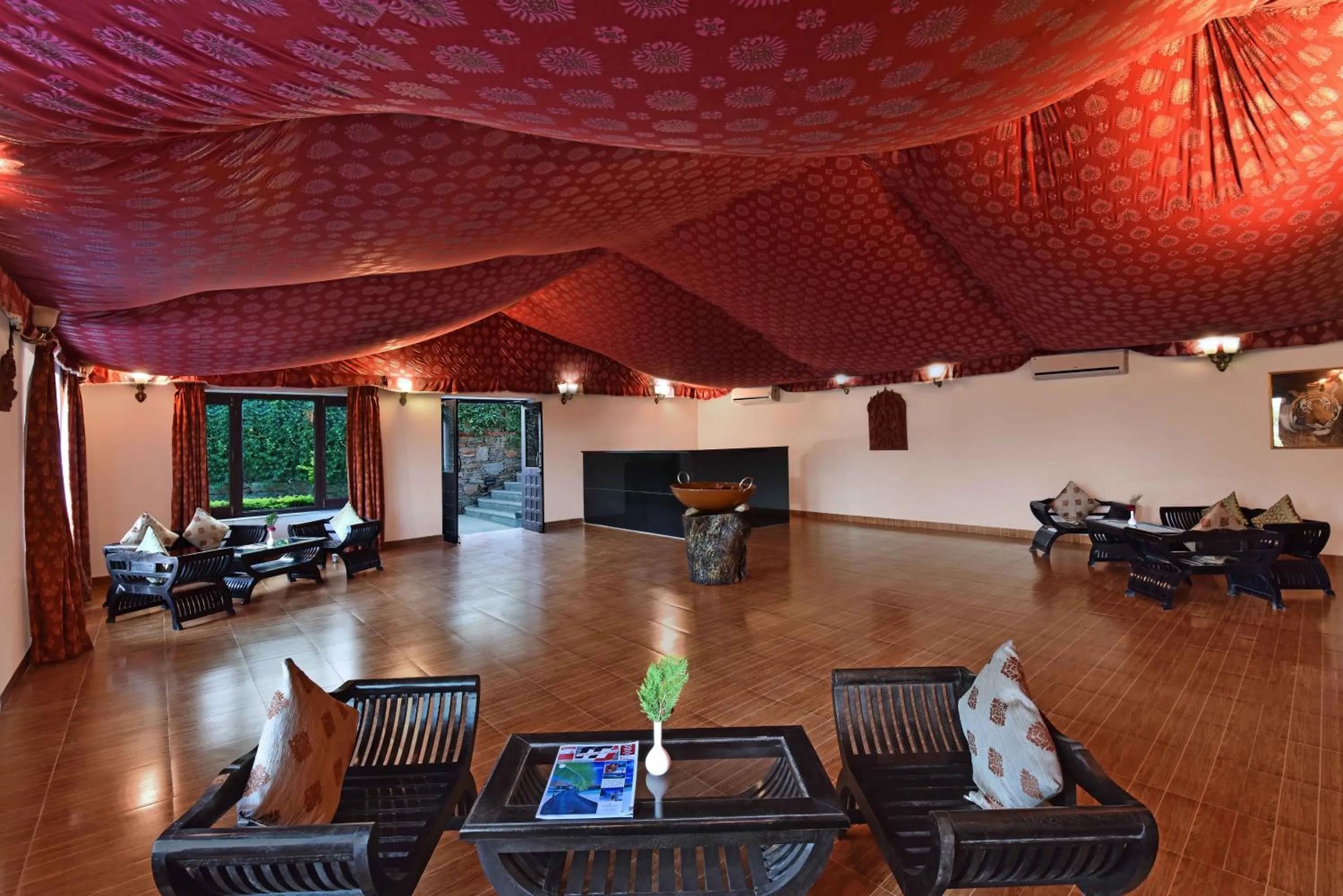 Lobby or reception in Kumbhalgarh Safari Camp by Trulyy