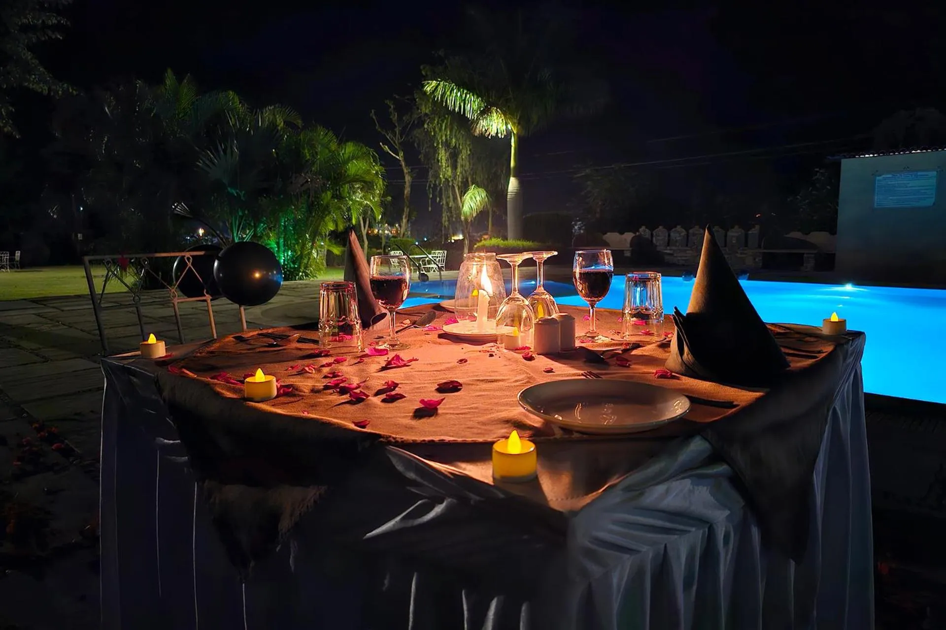 Dining area in Kumbhalgarh Safari Camp by Trulyy