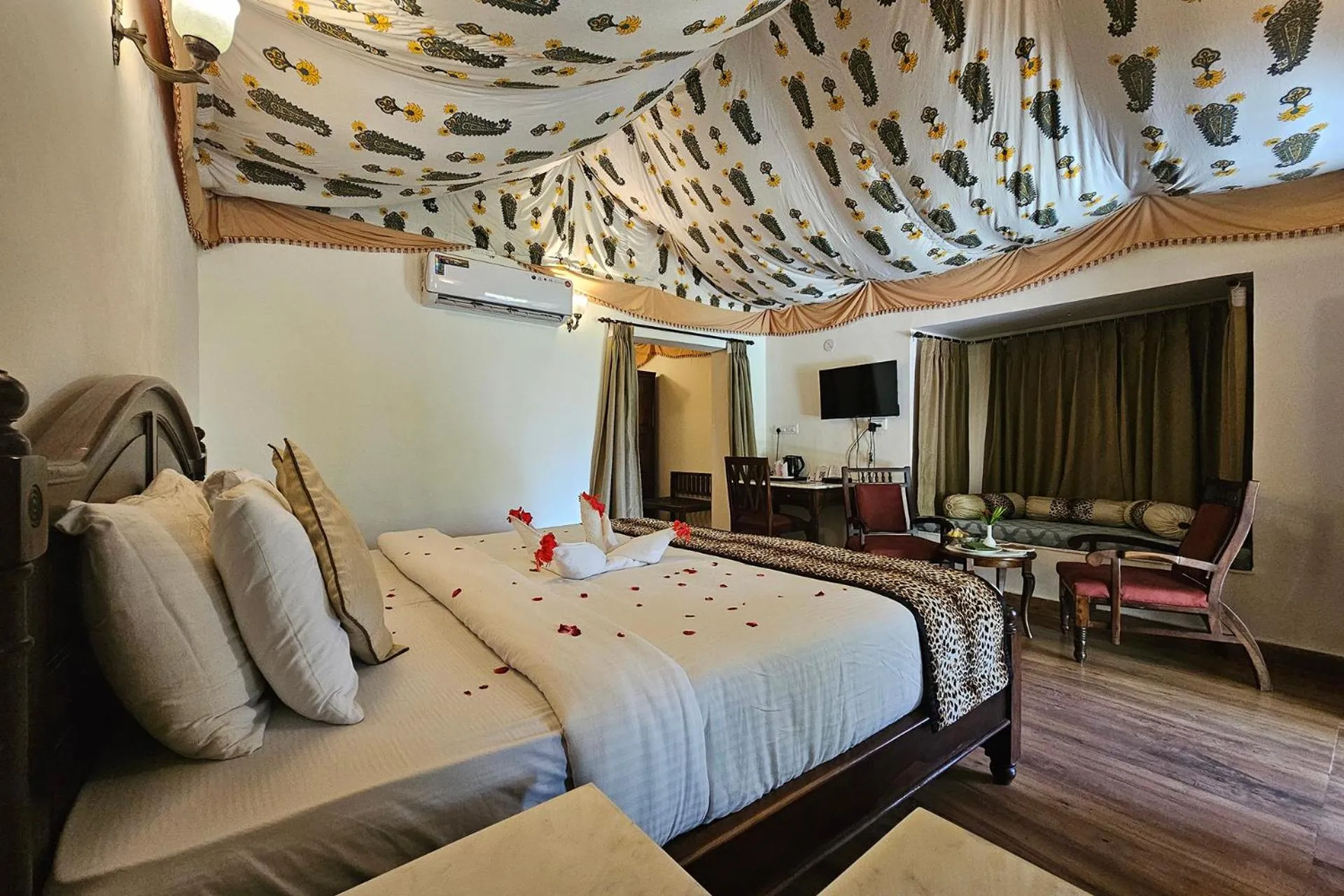 Bedroom, Bed in Kumbhalgarh Safari Camp by Trulyy