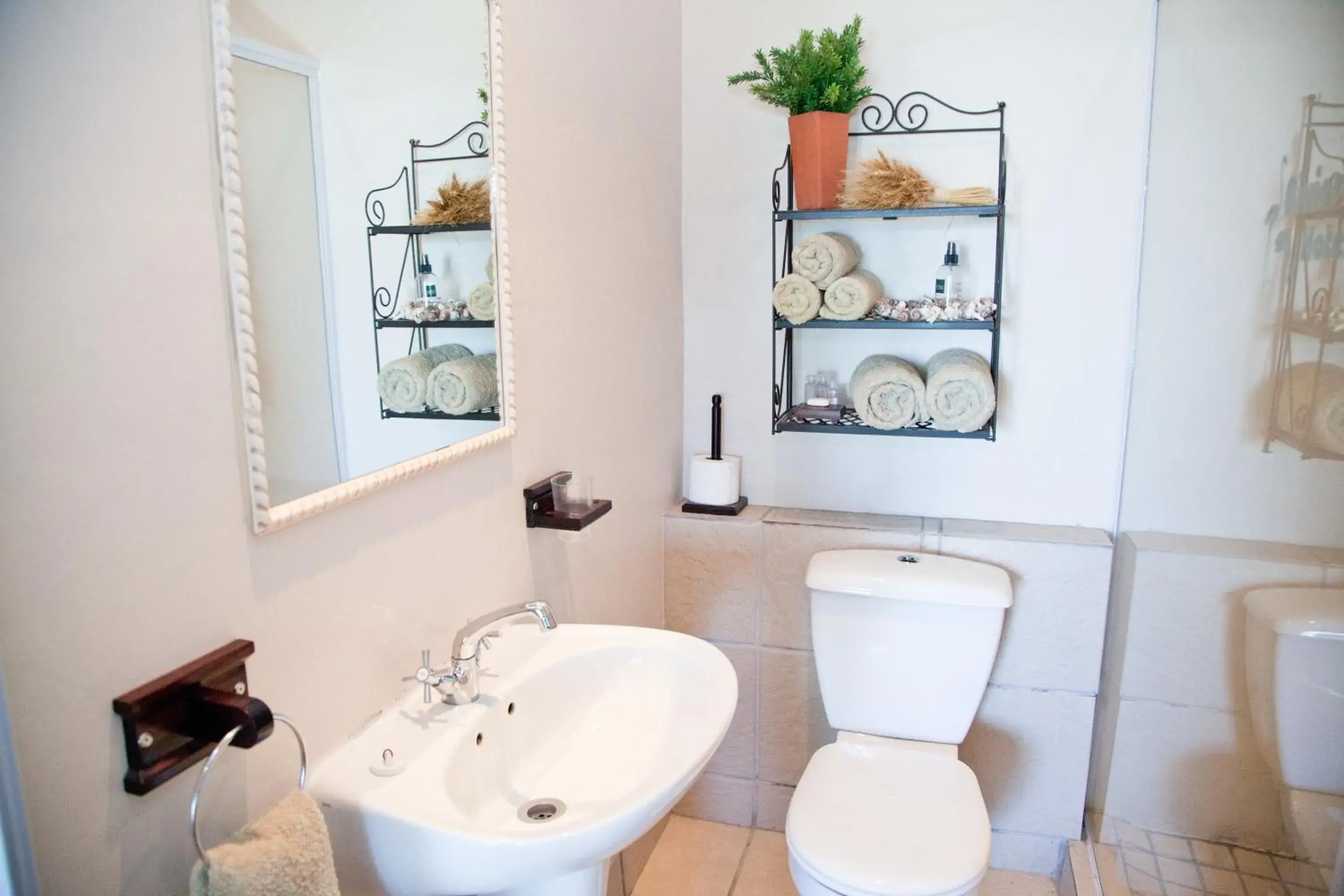 Twin Room - single occupancy in Riviera Hotel & Chalets Twin Room - single occupancy in Riviera Hotel & Chalets