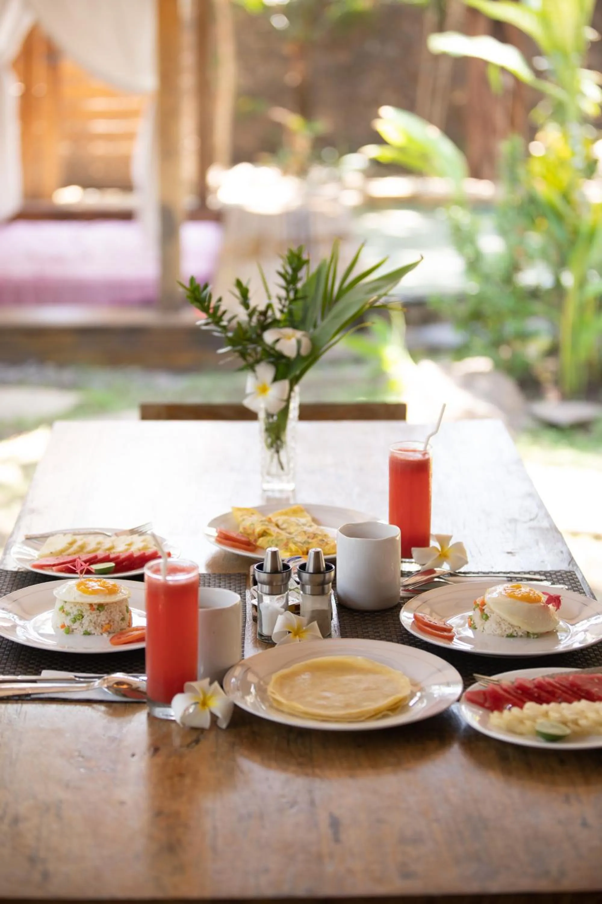 Asian breakfast in Villa Bhuvana with private swimming pool