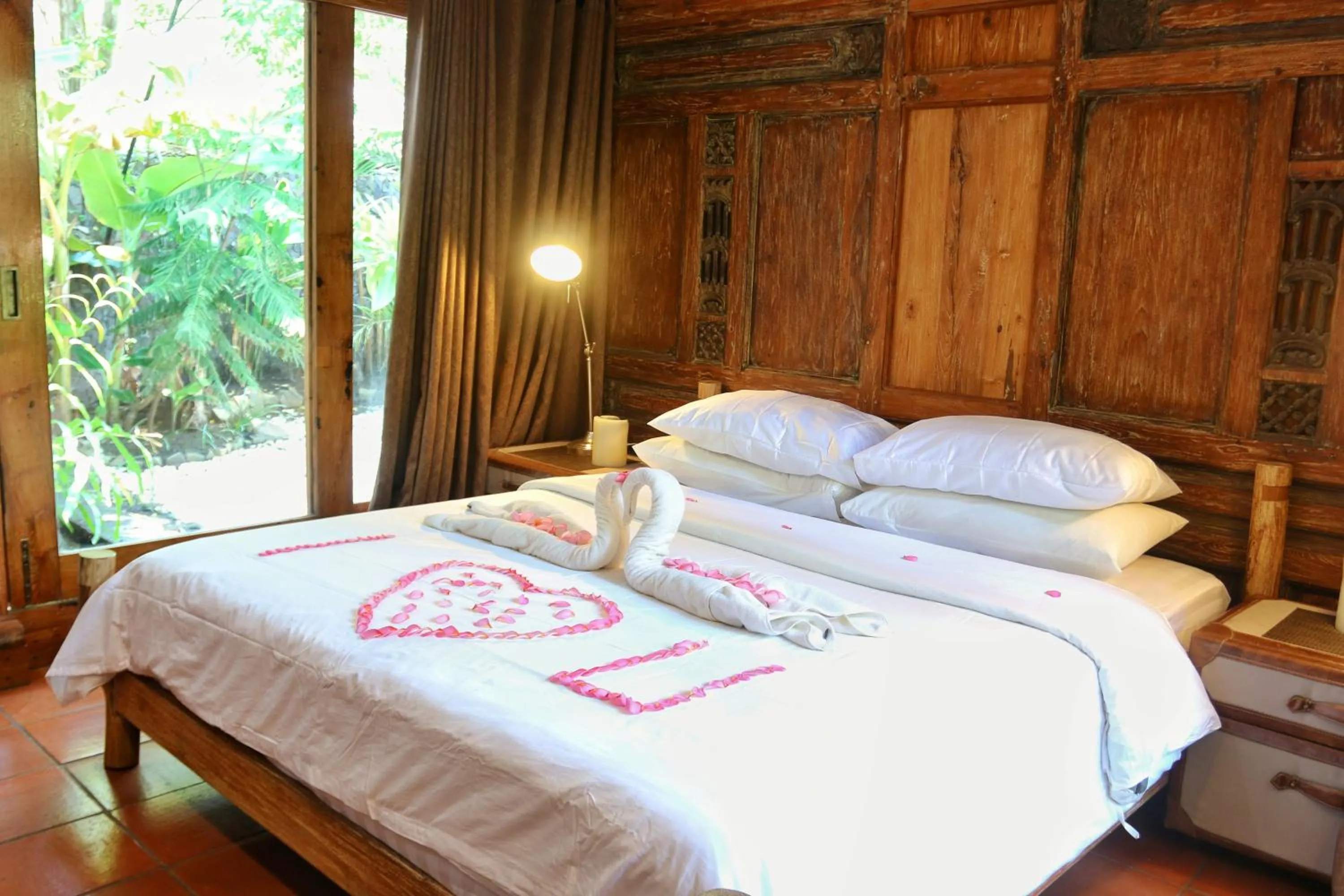 Bedroom, Bed in Villa Bhuvana with private swimming pool