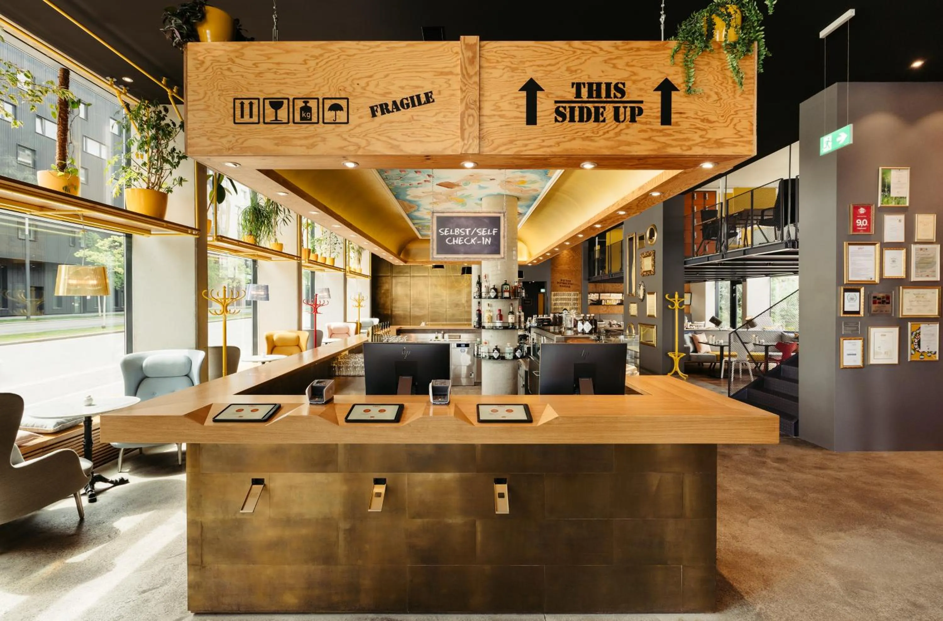 Lobby or reception in Hotel Schani Wien Hauptbahnhof