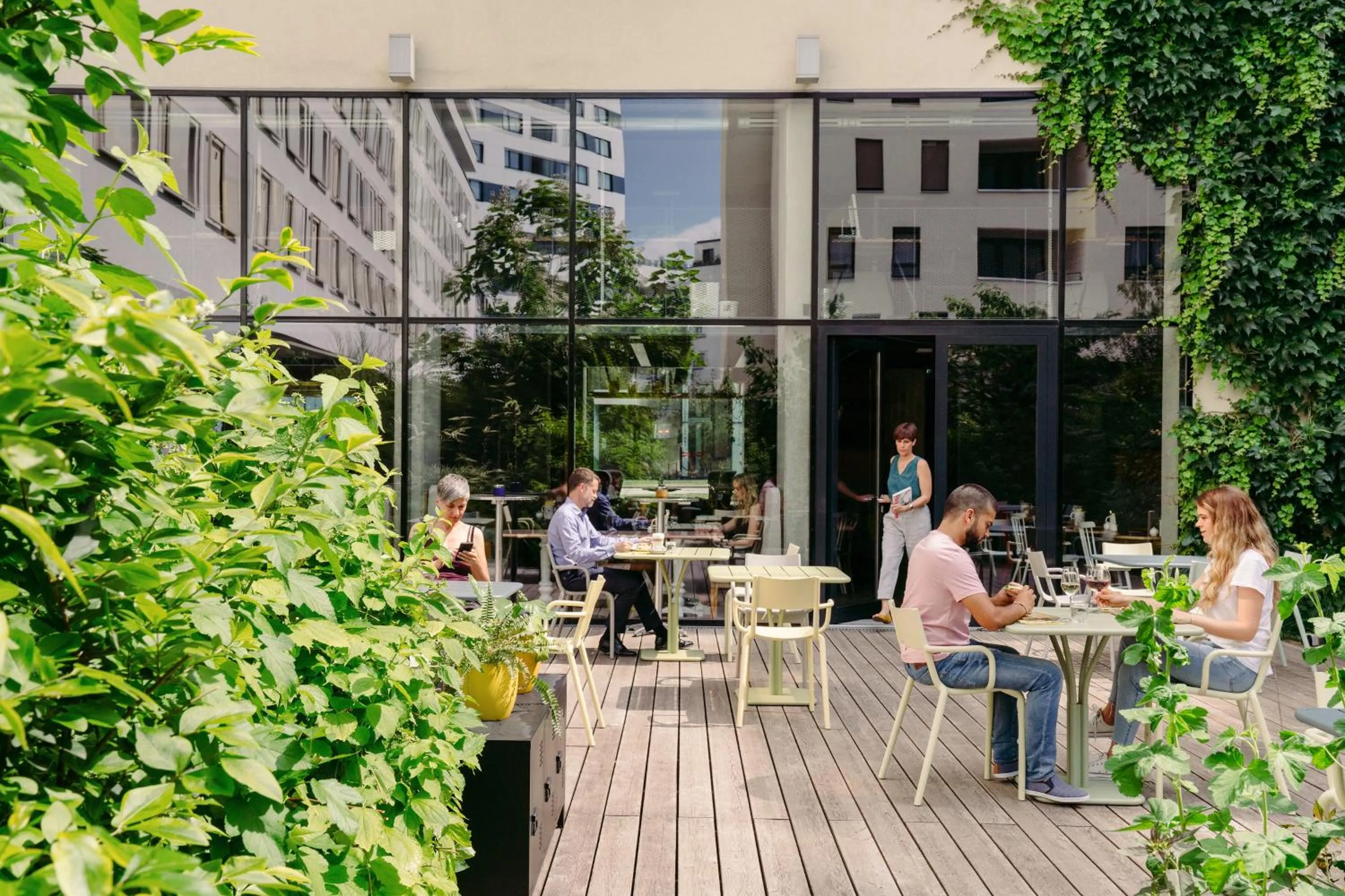 Garden in Hotel Schani Wien Hauptbahnhof