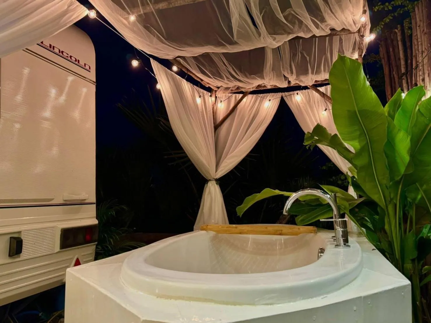 Bath in R resident resort