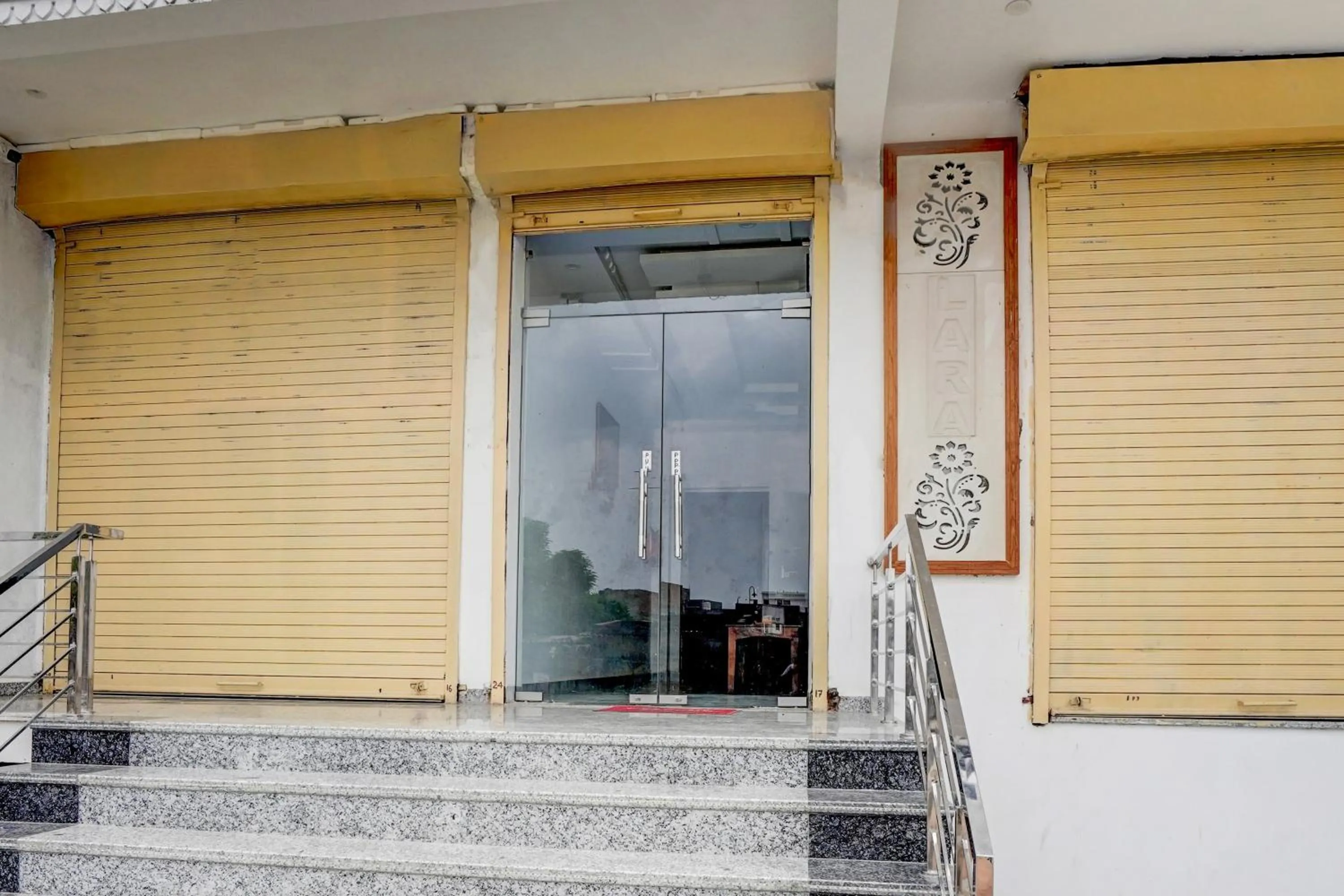 Facade/entrance in Super Hotel O Mehta College And Institute Of Technology Formerly Lara Heritage