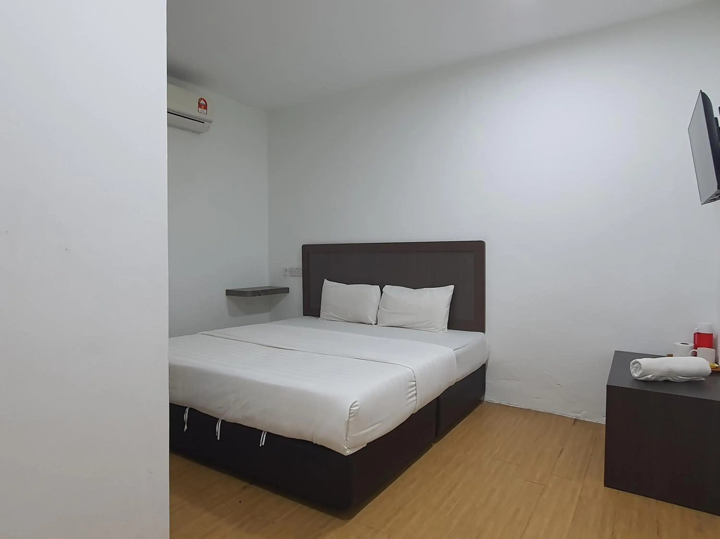 Standard King Room in Hotel O Signature Inn Miri Standard King Room in Hotel O Signature Inn Miri