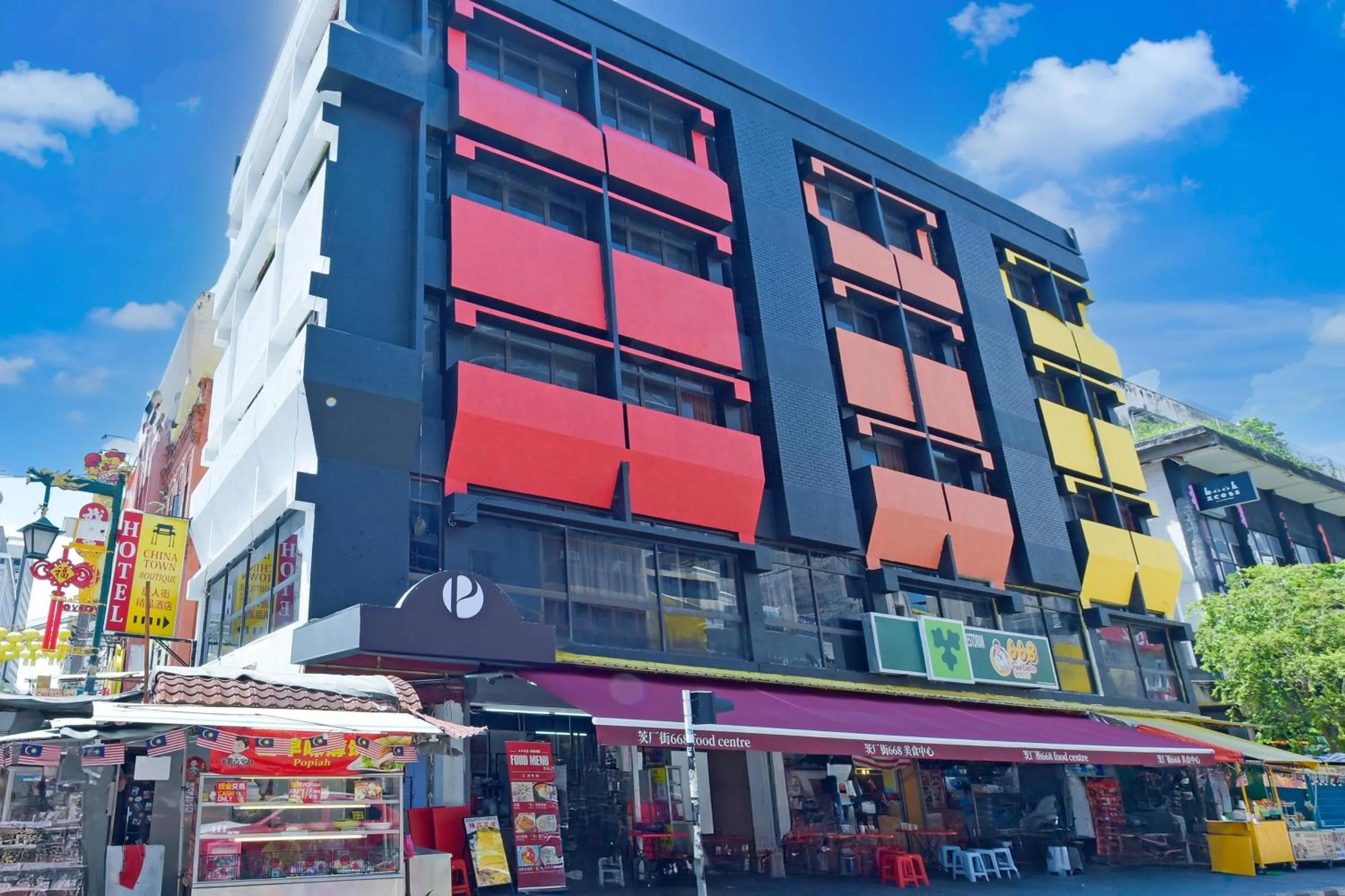 Property building in Hotel O Pollodium Chinatown