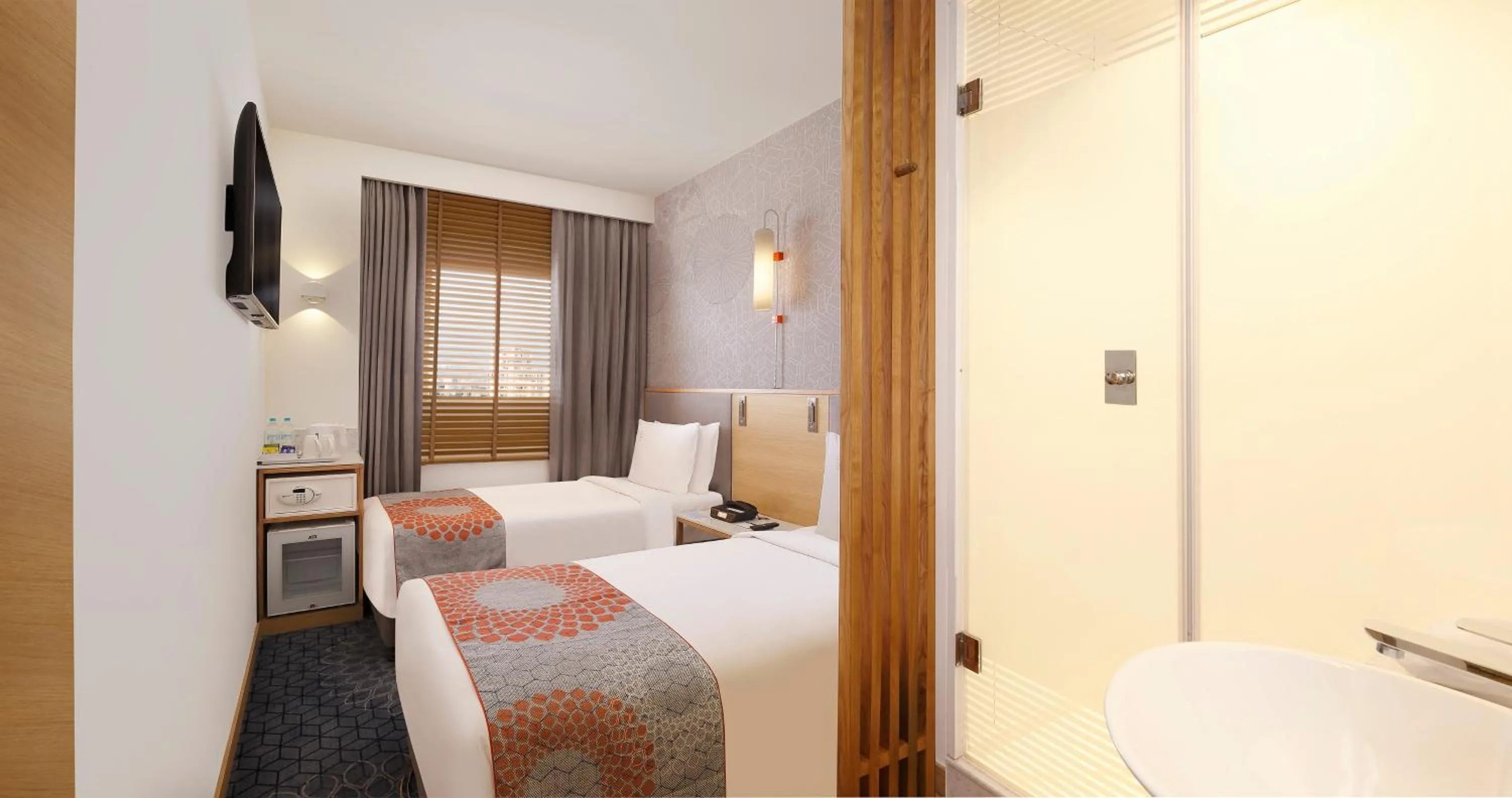 Bed in Holiday Inn Express Kolkata New Town by IHG