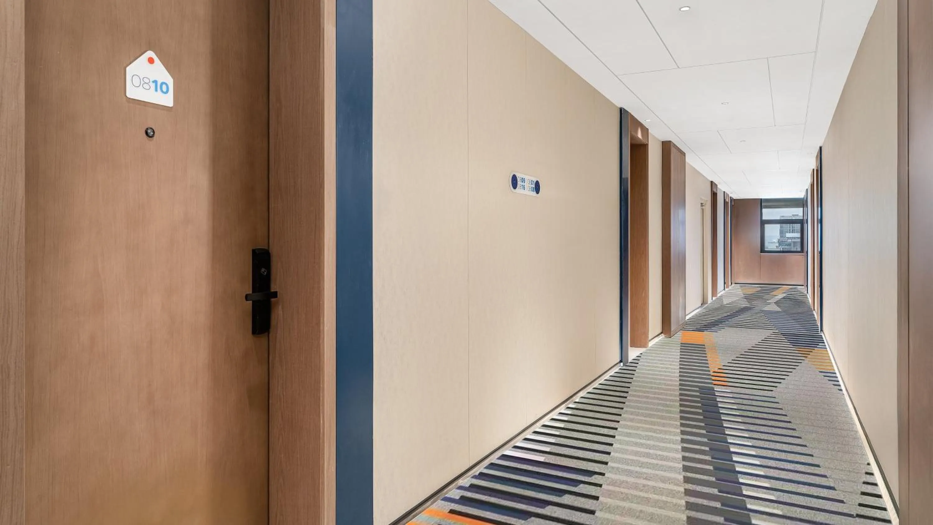 Lobby or reception in Holiday Inn Express Chengdu Shuangliu Airport by IHG - Free shuttle bus from Shuangliu International Airport to hotel about 8 Minutes by car, Welcome drink