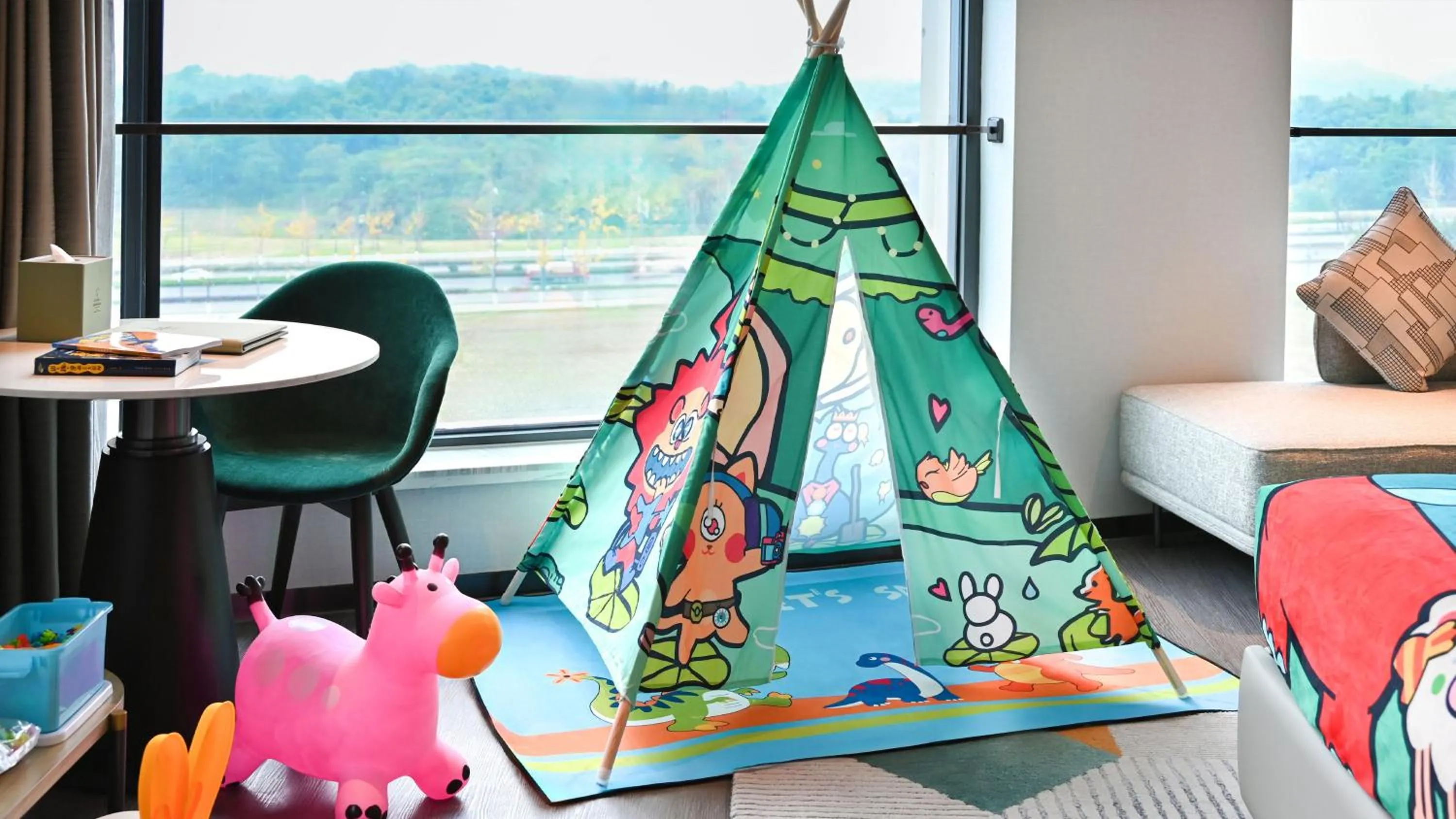 Photo of the whole room in Holiday Inn Chongqing Science Hall by IHG