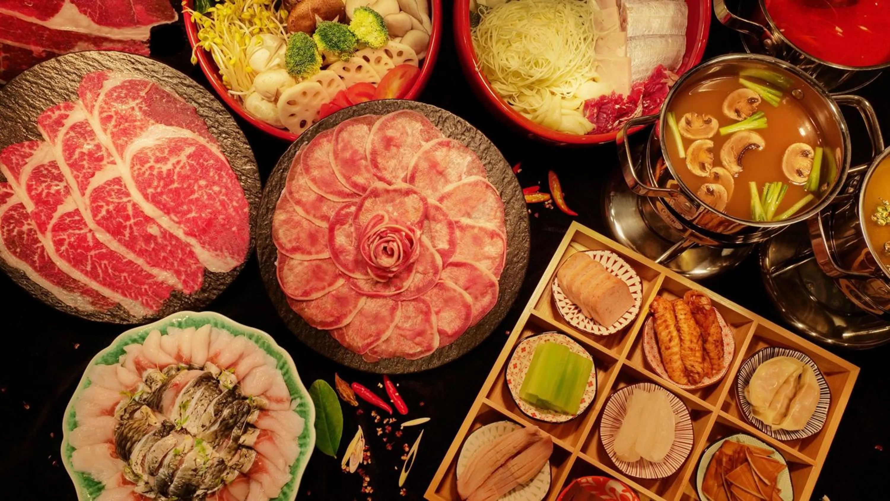 Restaurant/places to eat in Holiday Inn Chongqing Science Hall by IHG