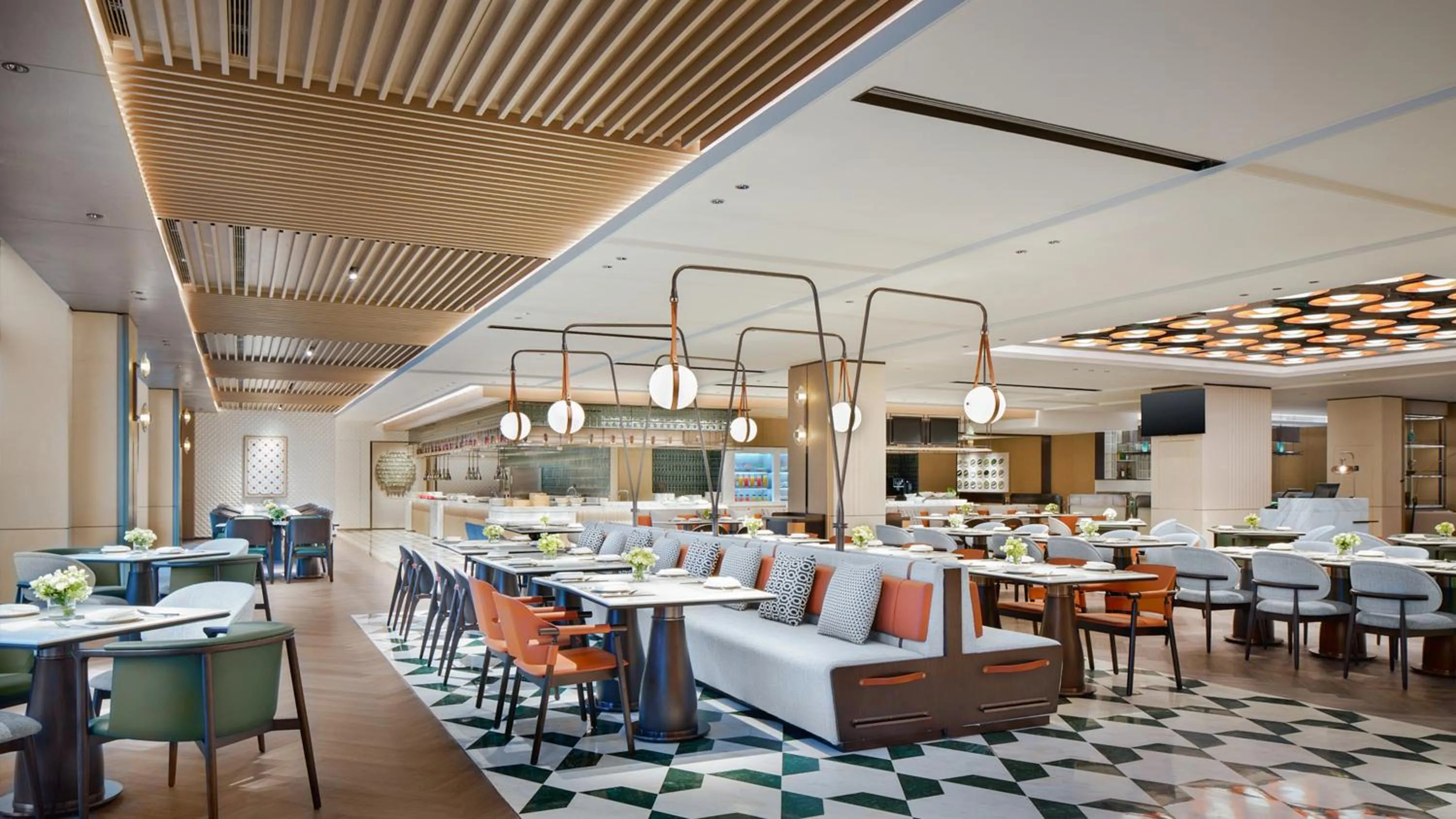 Restaurant/places to eat in Holiday Inn Chongqing Science Hall by IHG