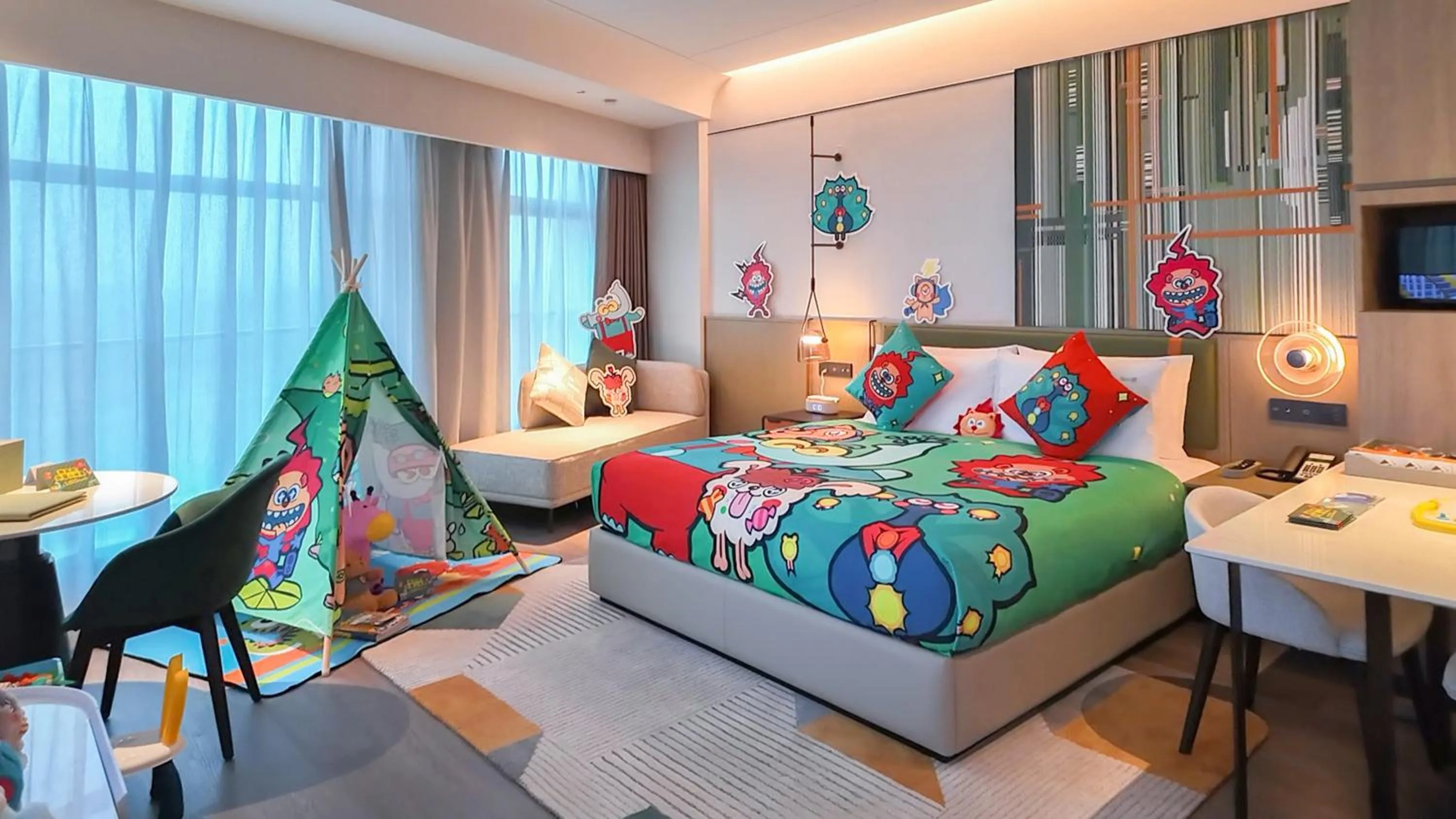 Photo of the whole room, Bed in Holiday Inn Chongqing Science Hall by IHG