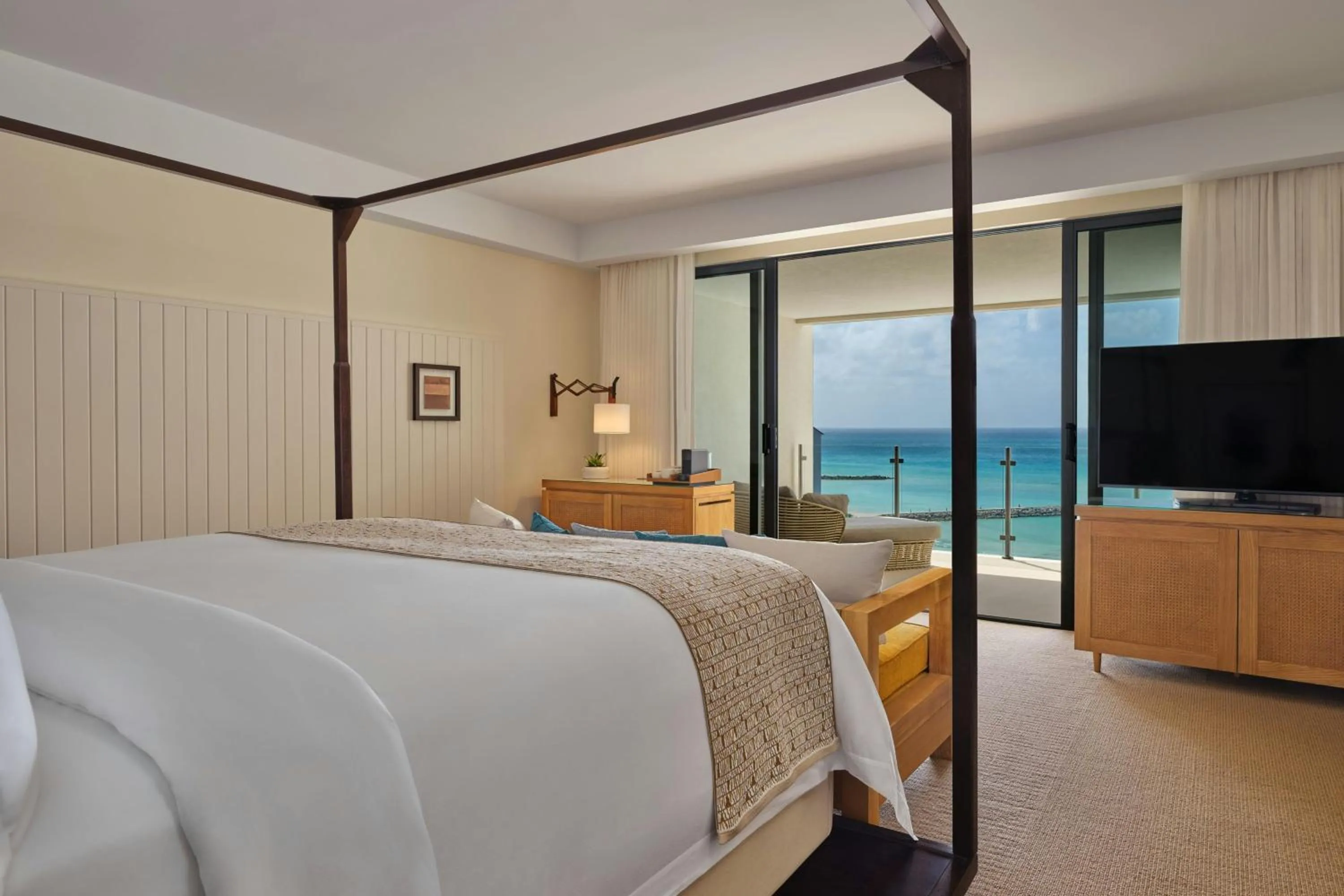 Bedroom, Bed in The St. Regis Aruba Resort