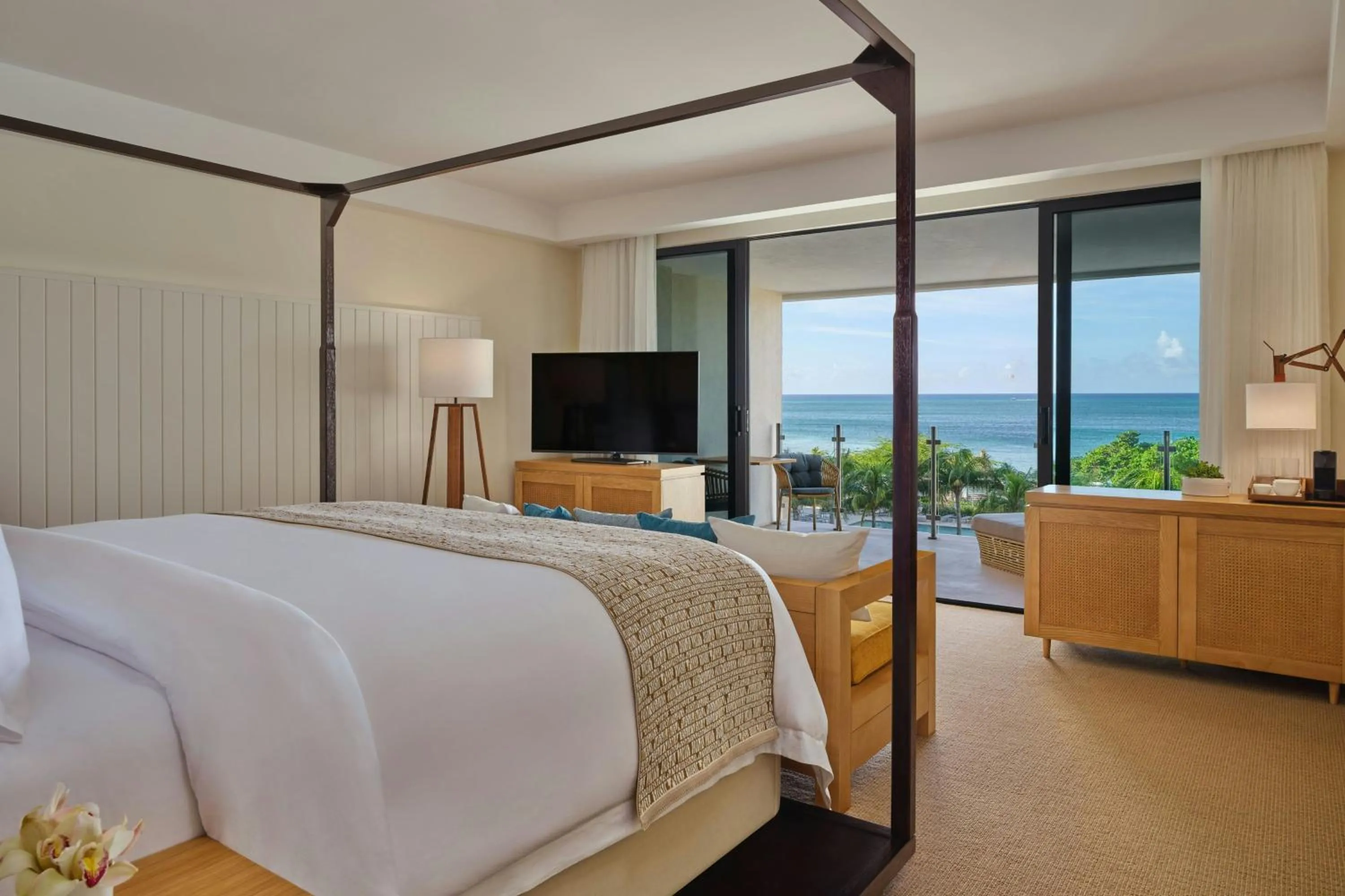 Bedroom, Bed in The St. Regis Aruba Resort