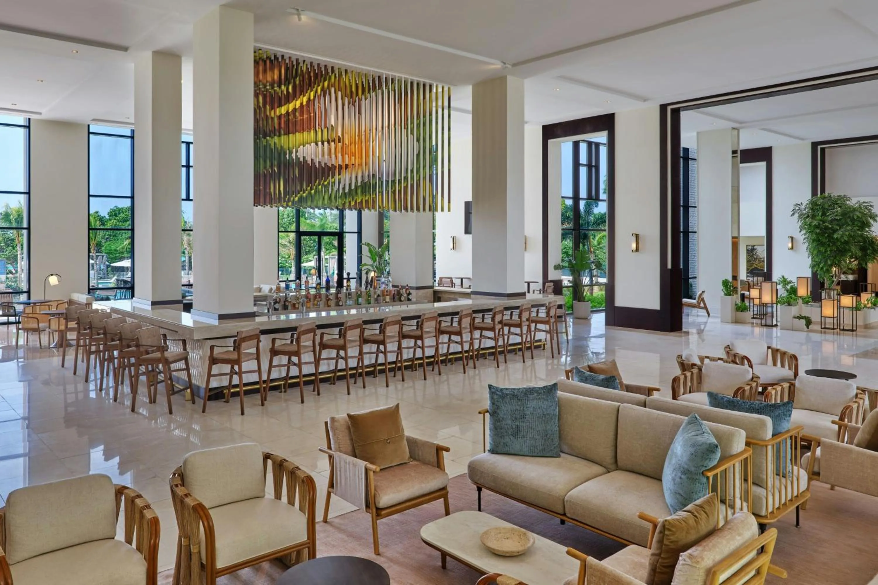 Lounge or bar in The St. Regis Aruba Resort