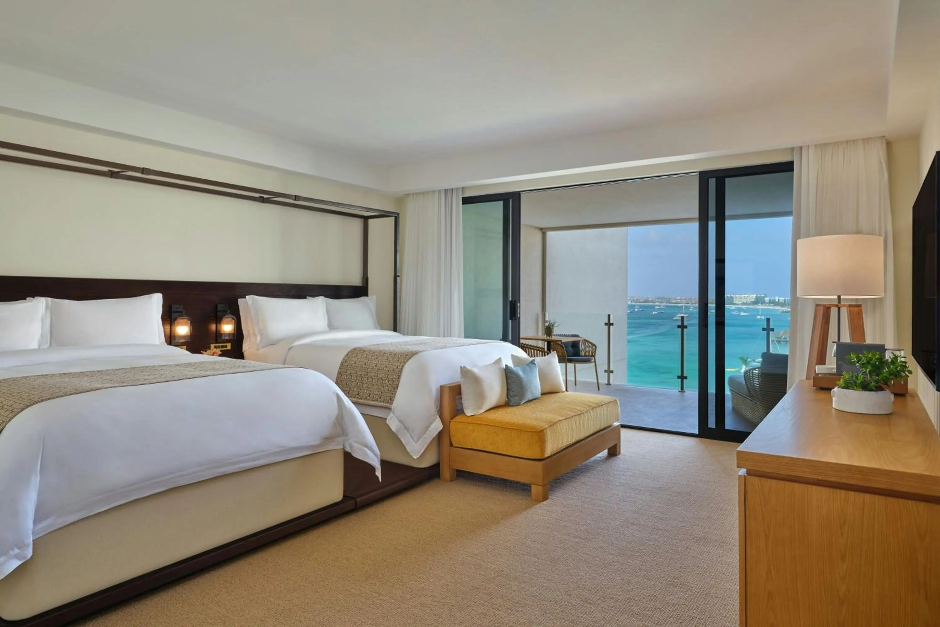 Swimming pool, Bed in The St. Regis Aruba Resort