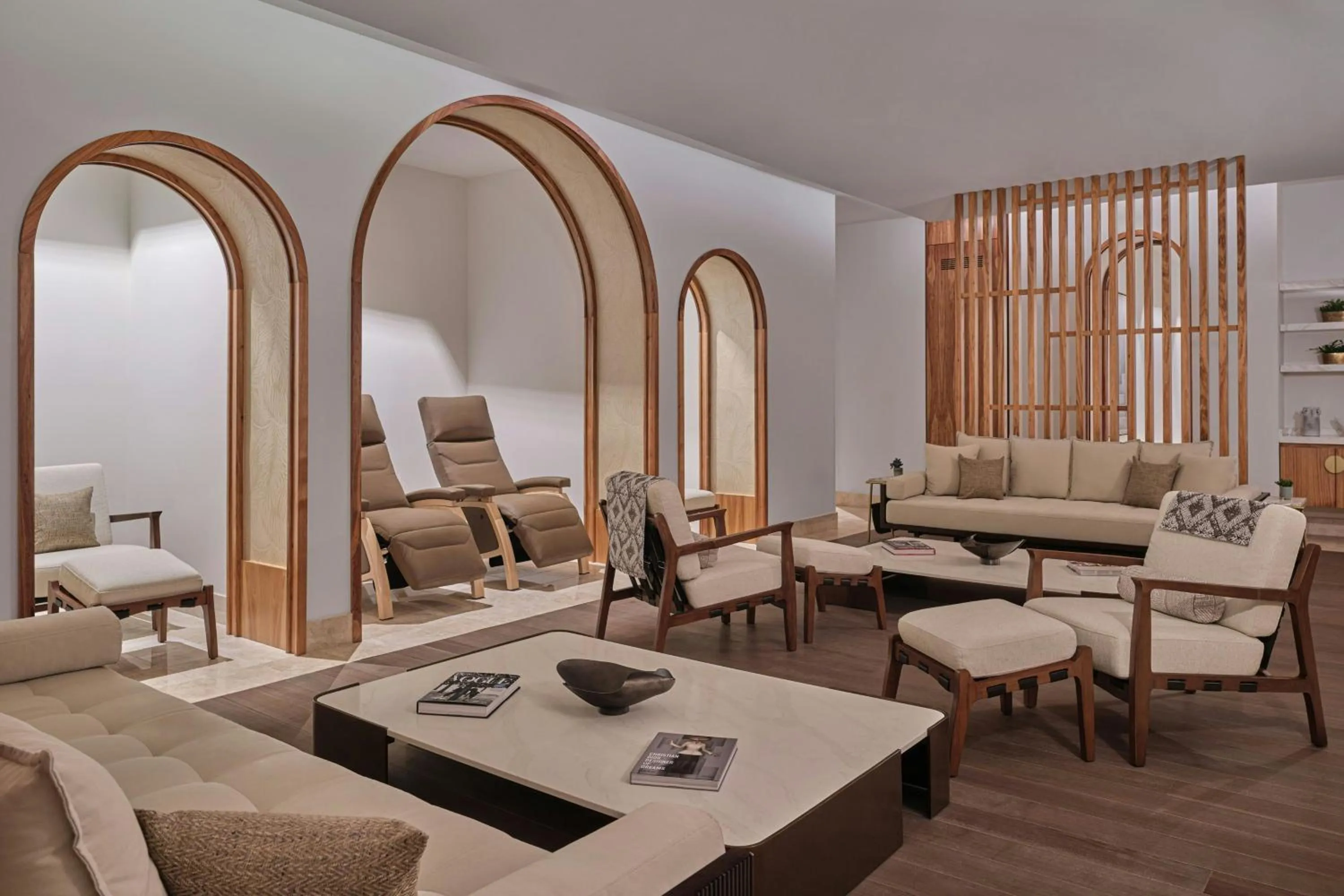 Lounge or bar in The St. Regis Aruba Resort