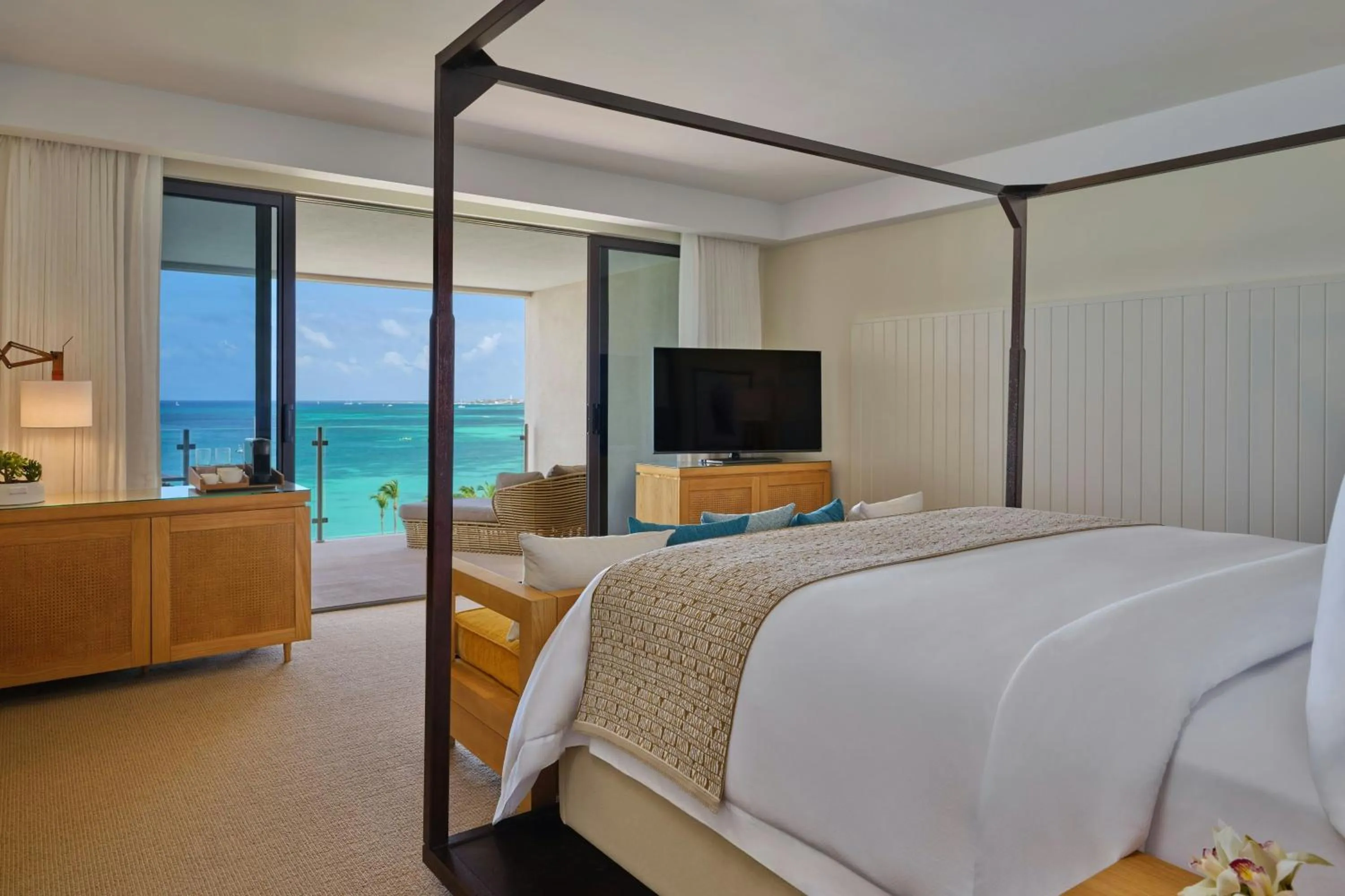 Bedroom, Bed in The St. Regis Aruba Resort