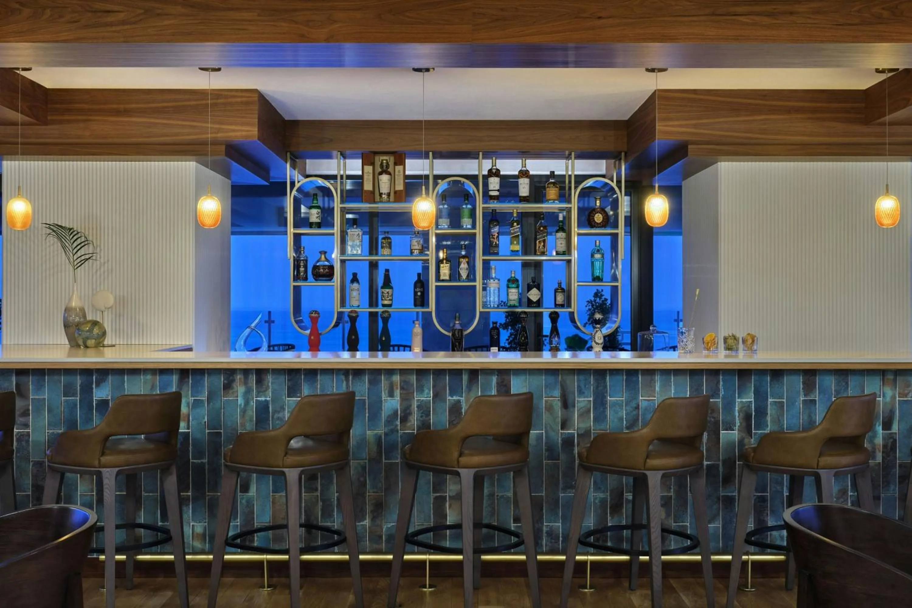 Lounge or bar in The St. Regis Aruba Resort