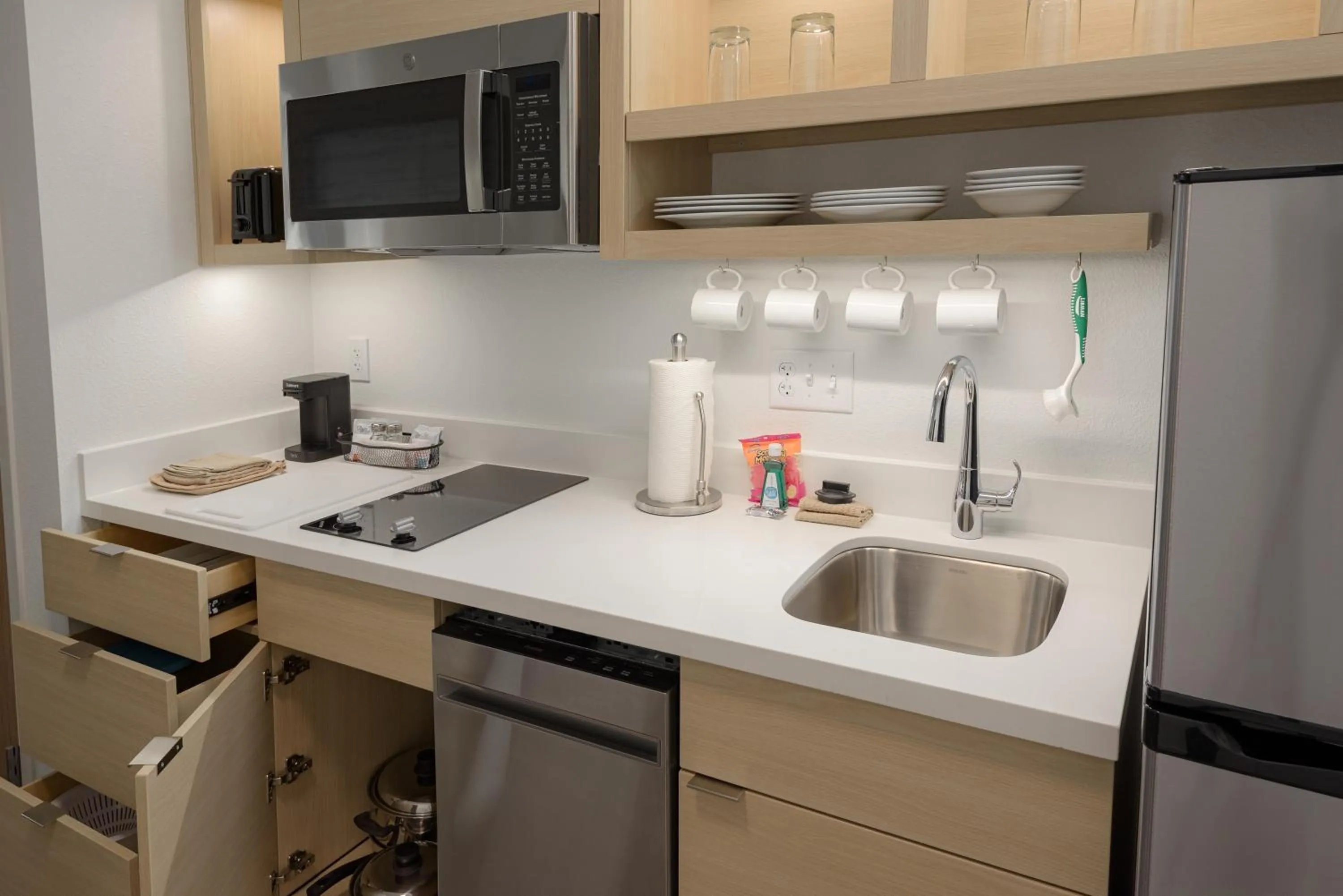 kitchen in TownePlace Suites by Marriott Cincinnati Oakley
