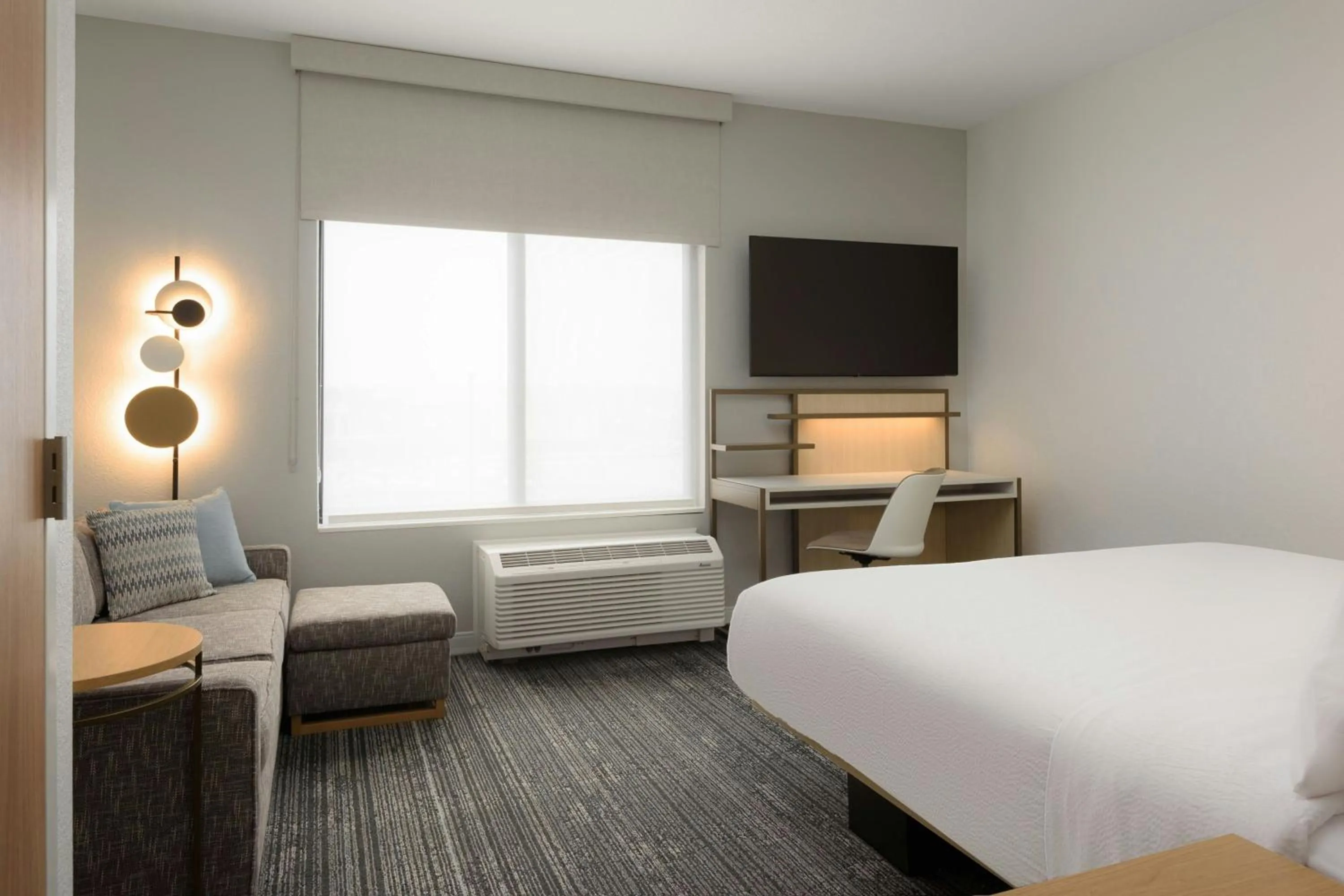 Bedroom, Bed in TownePlace Suites by Marriott Cincinnati Oakley