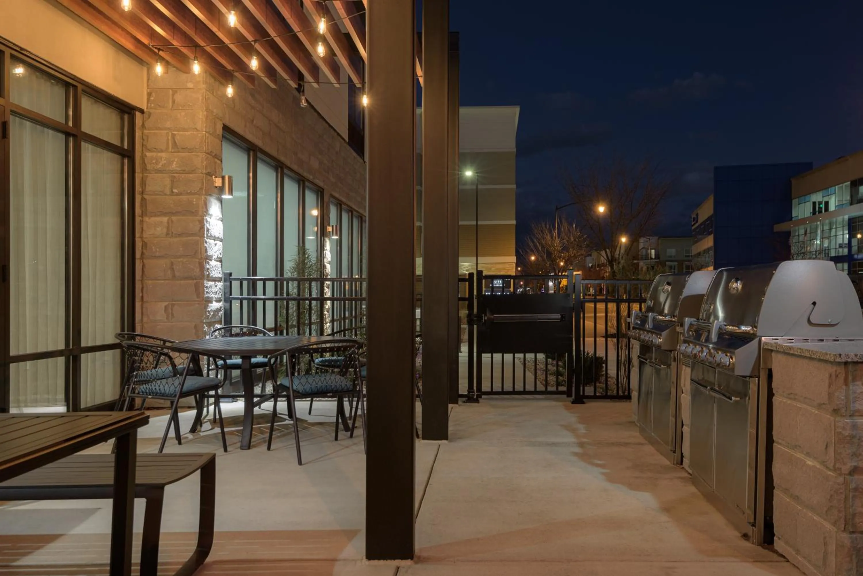 Patio in TownePlace Suites by Marriott Cincinnati Oakley