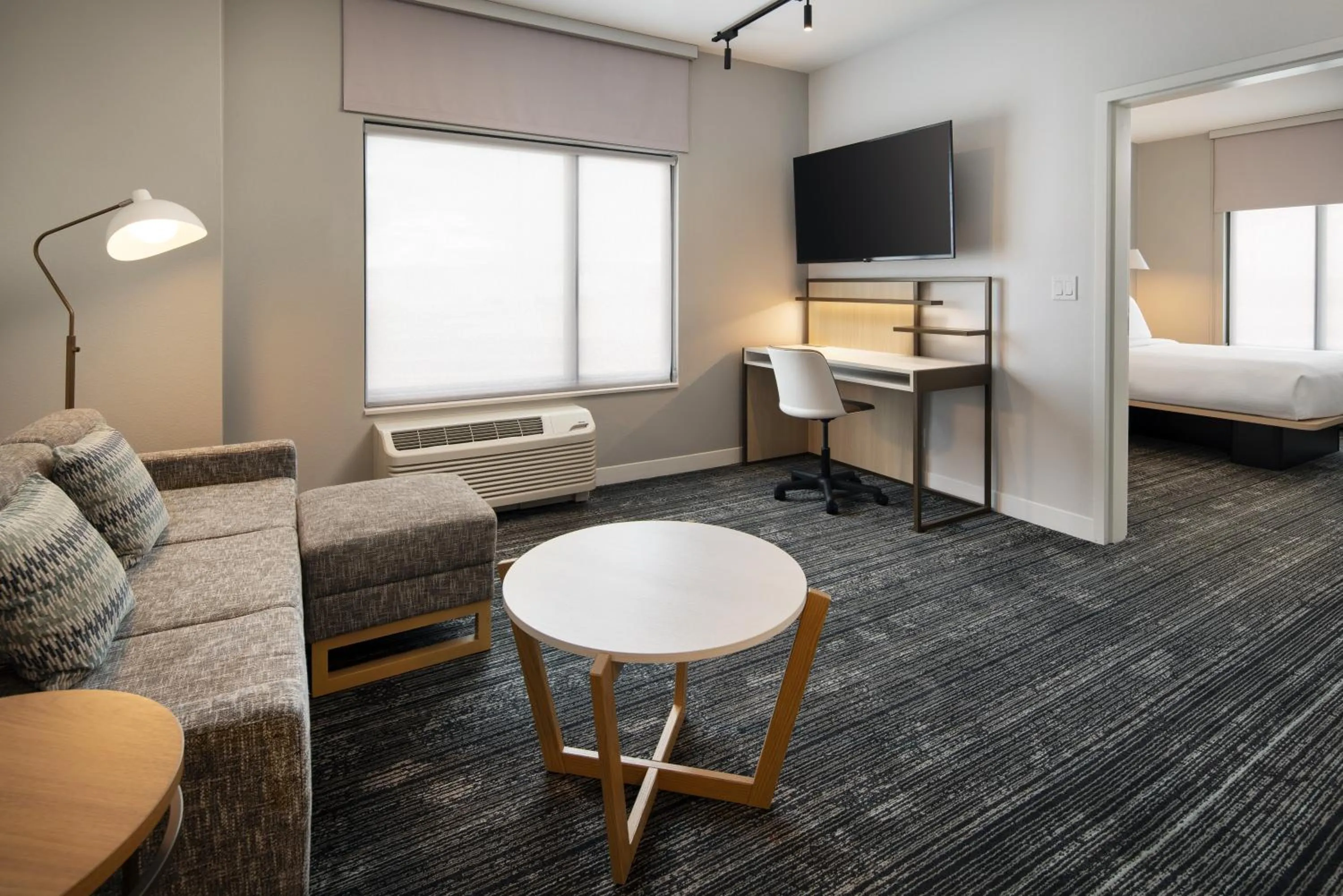Communal lounge/ TV room, Bed in TownePlace Suites by Marriott Cincinnati Oakley