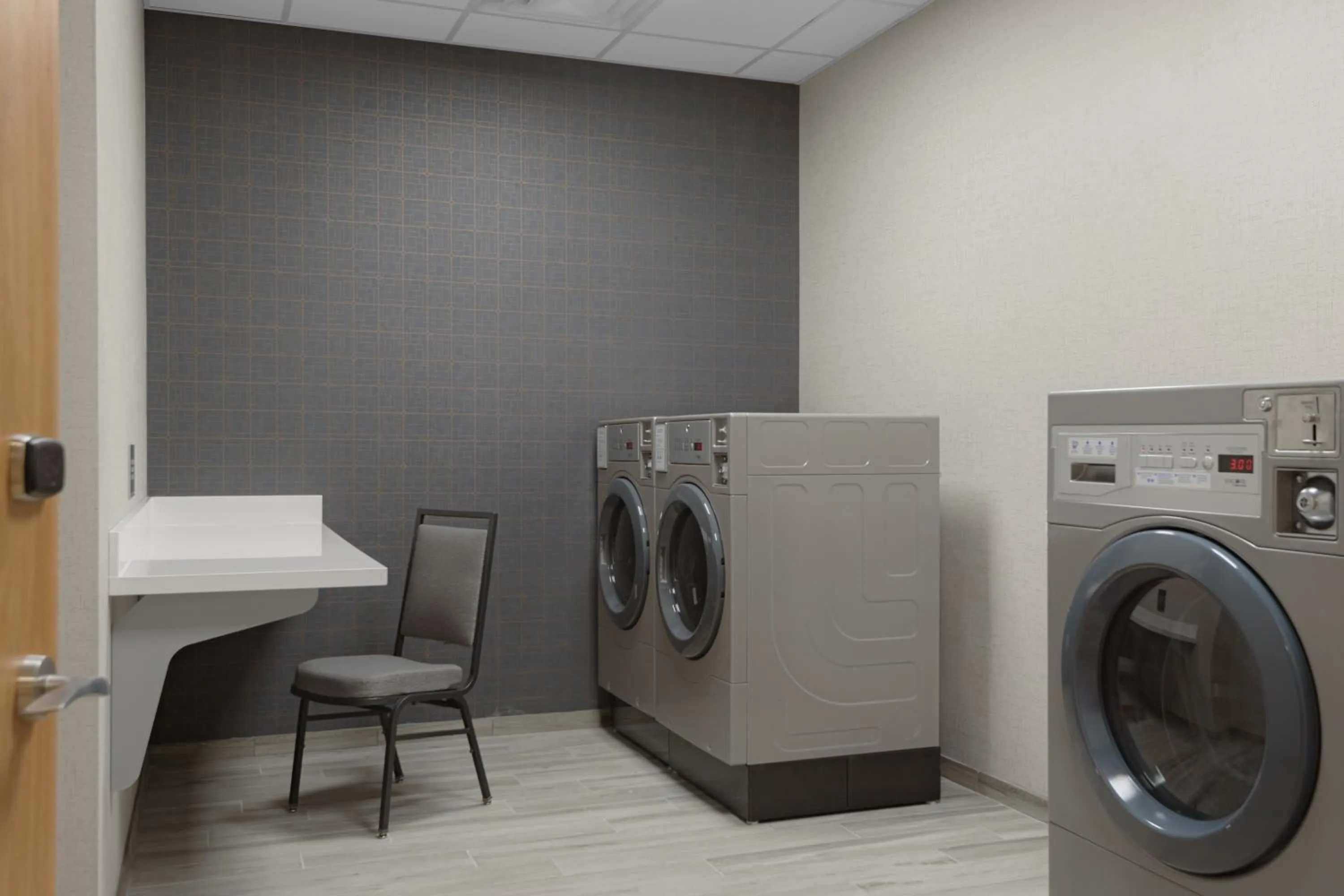 laundry in TownePlace Suites by Marriott Cincinnati Oakley