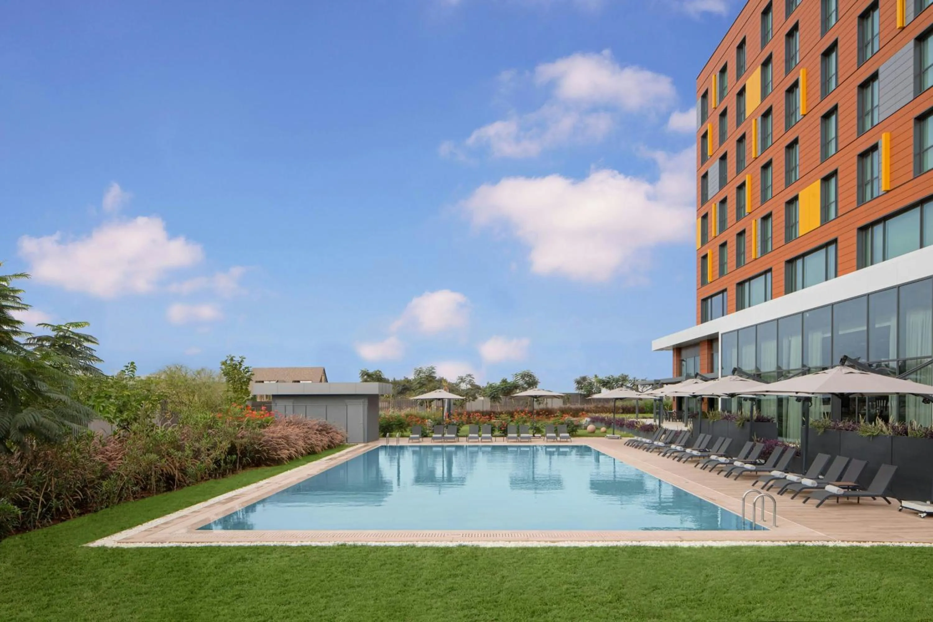 Swimming pool in Courtyard by Marriott Dakar Diamniadio