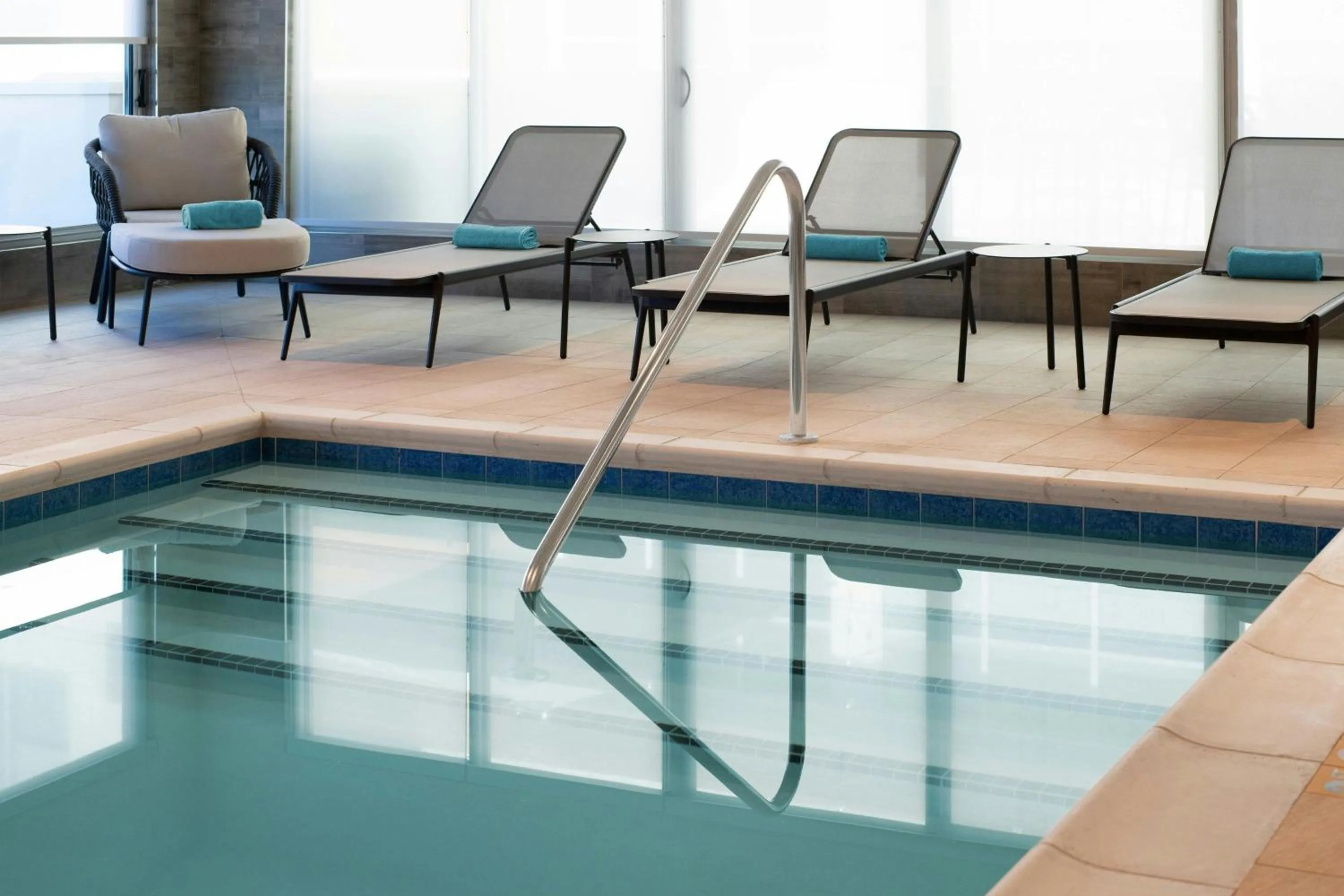 Swimming pool in Element Fort Smith