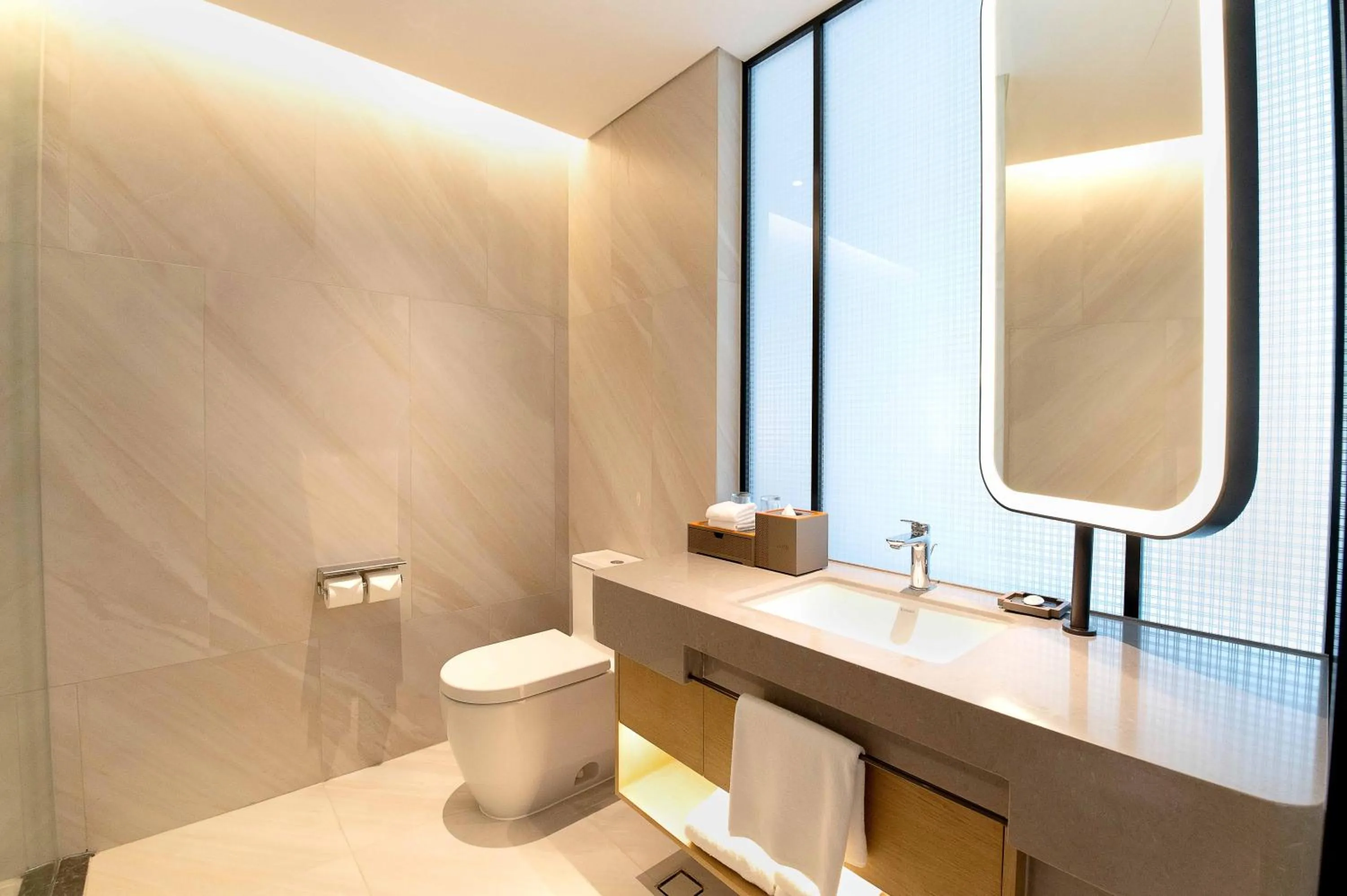 Toilet in Courtyard by Marriott Nanning Wuxiang