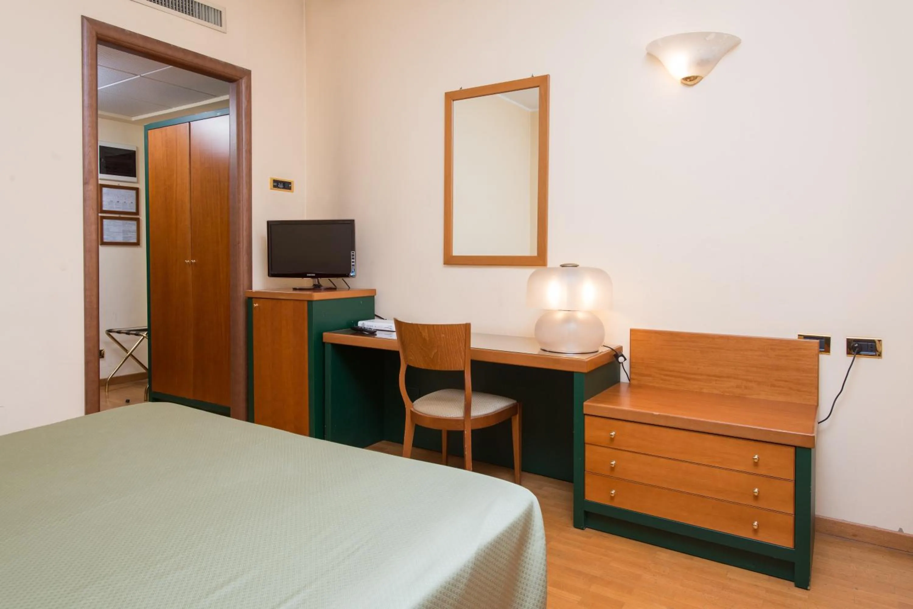 Bedroom, Bed in Hotel San Francesco