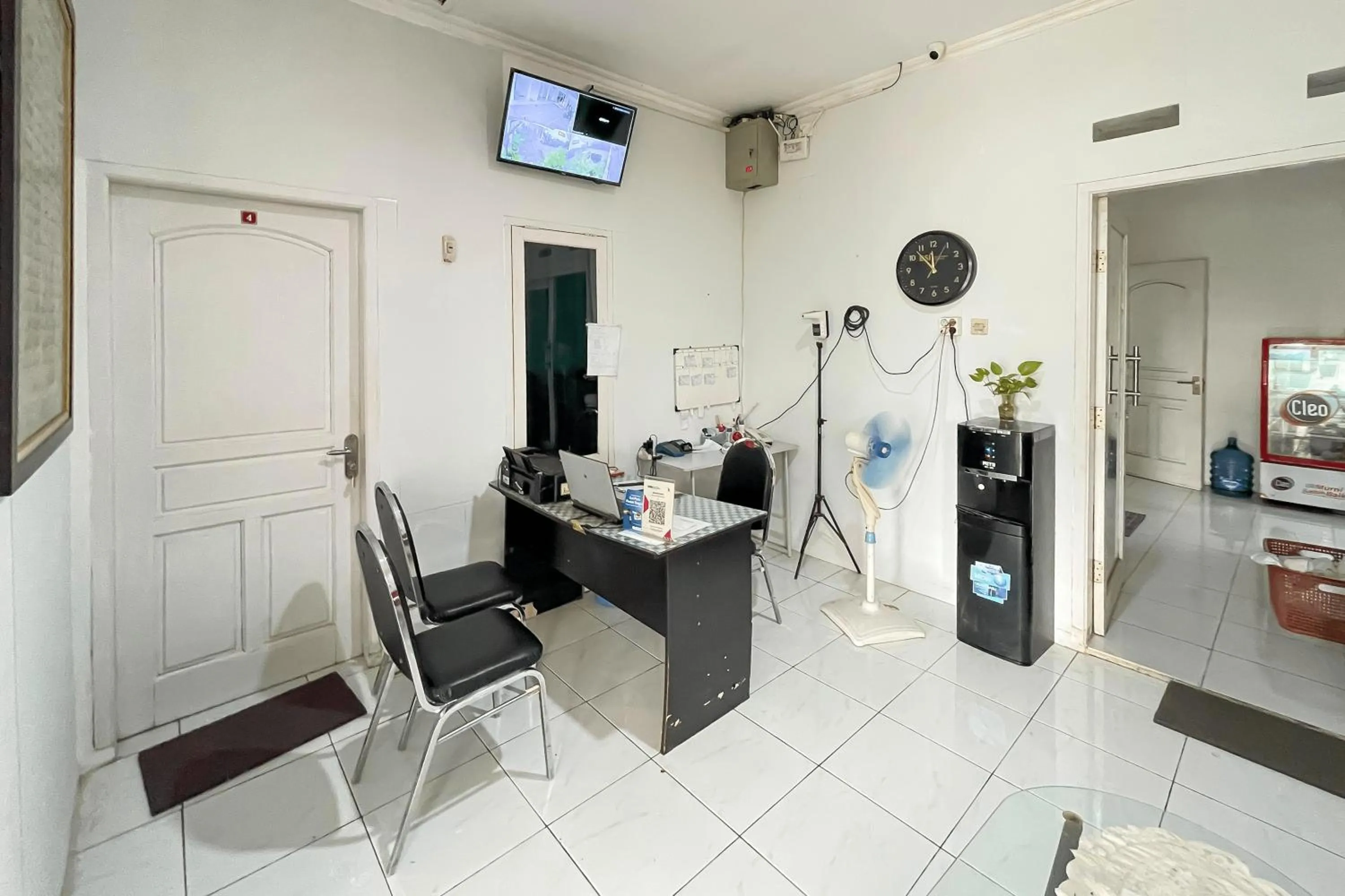 Lobby or reception in Urbanview Syariah Sasarengan Inn near RSUD Waled Cirebon