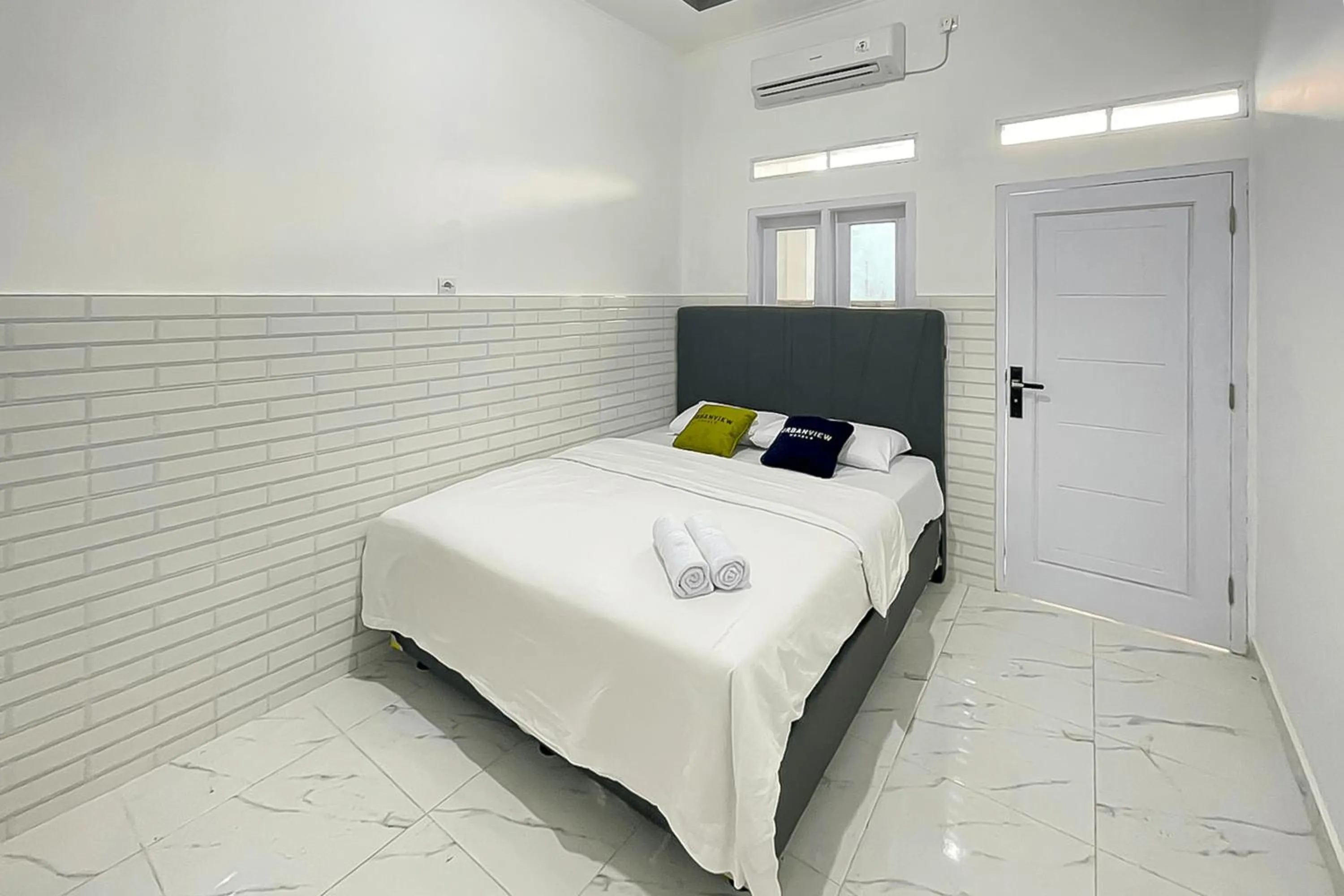 Bedroom, Bed in Urbanview Syariah Sasarengan Inn near RSUD Waled Cirebon
