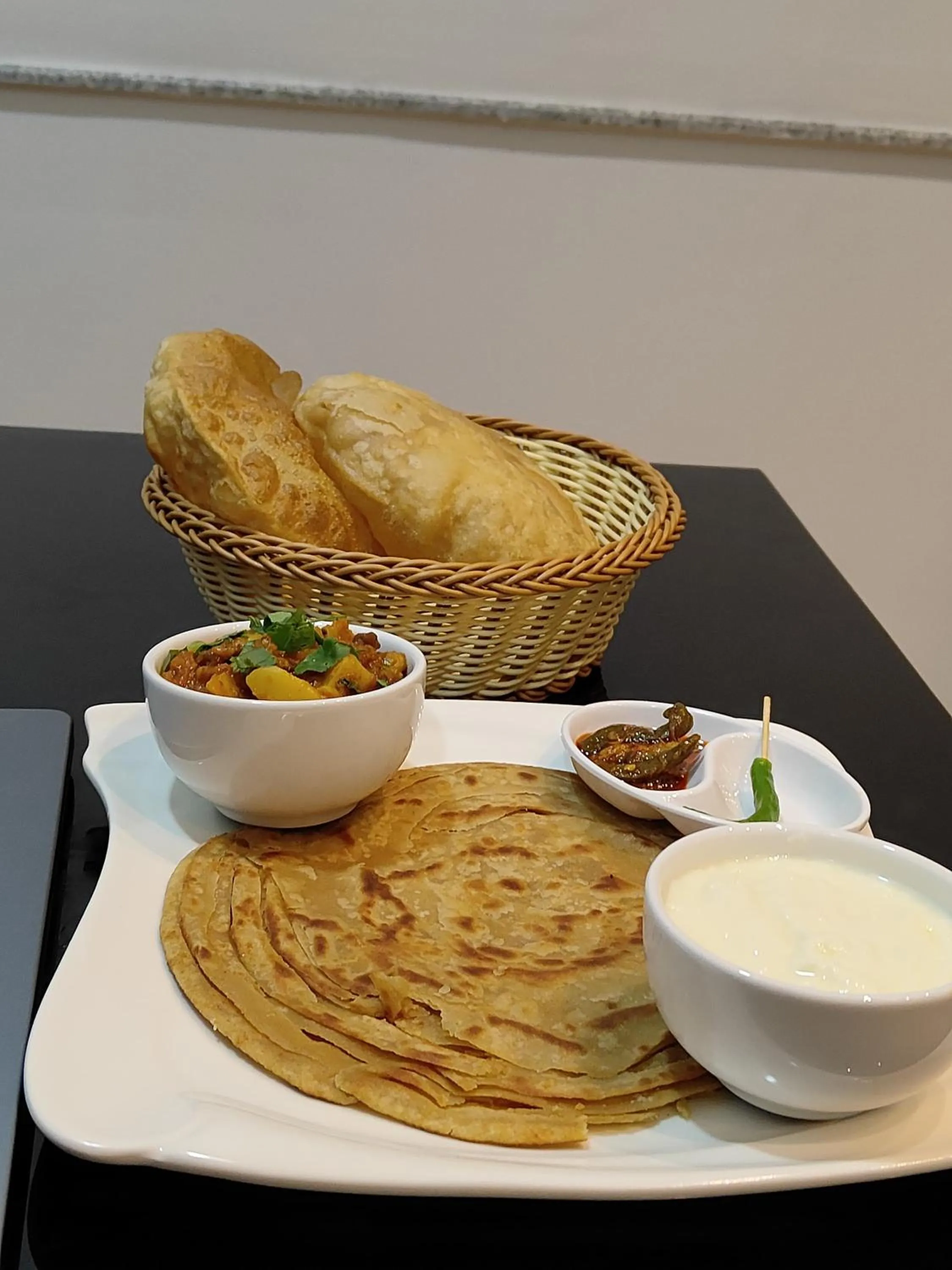 Food and drinks in Hotel Alleyway Express