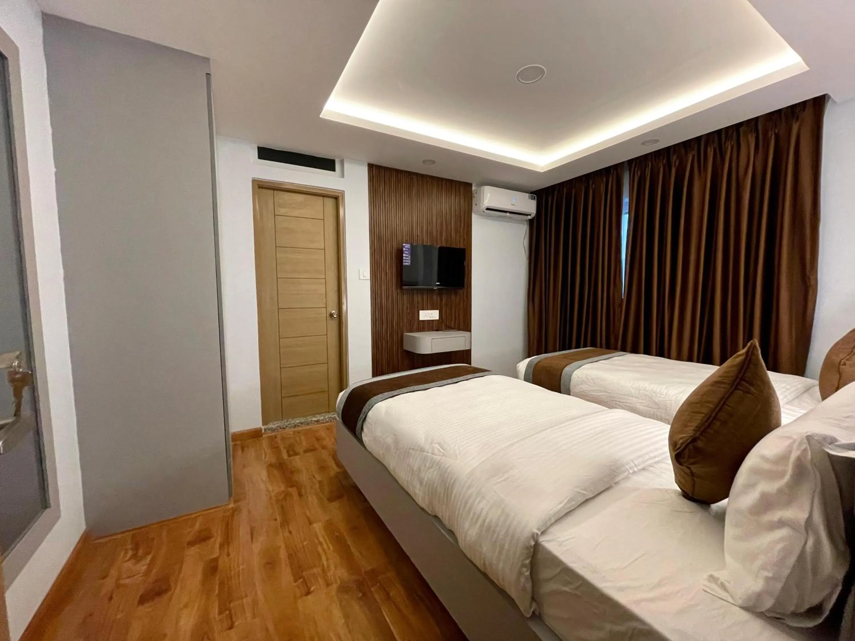 Bed in Hotel Alleyway Express