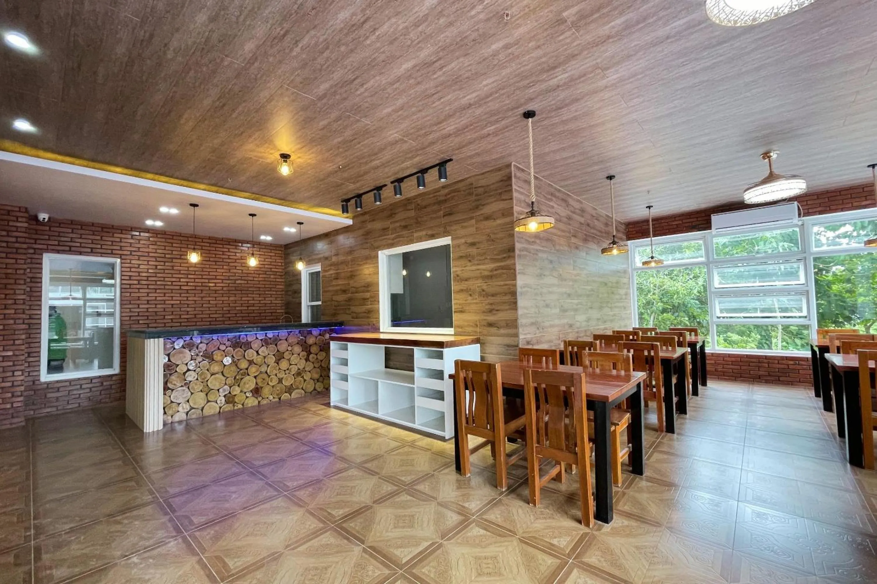 Restaurant/places to eat in Dream'Star Resort Puerto Galera powered by Cocotel