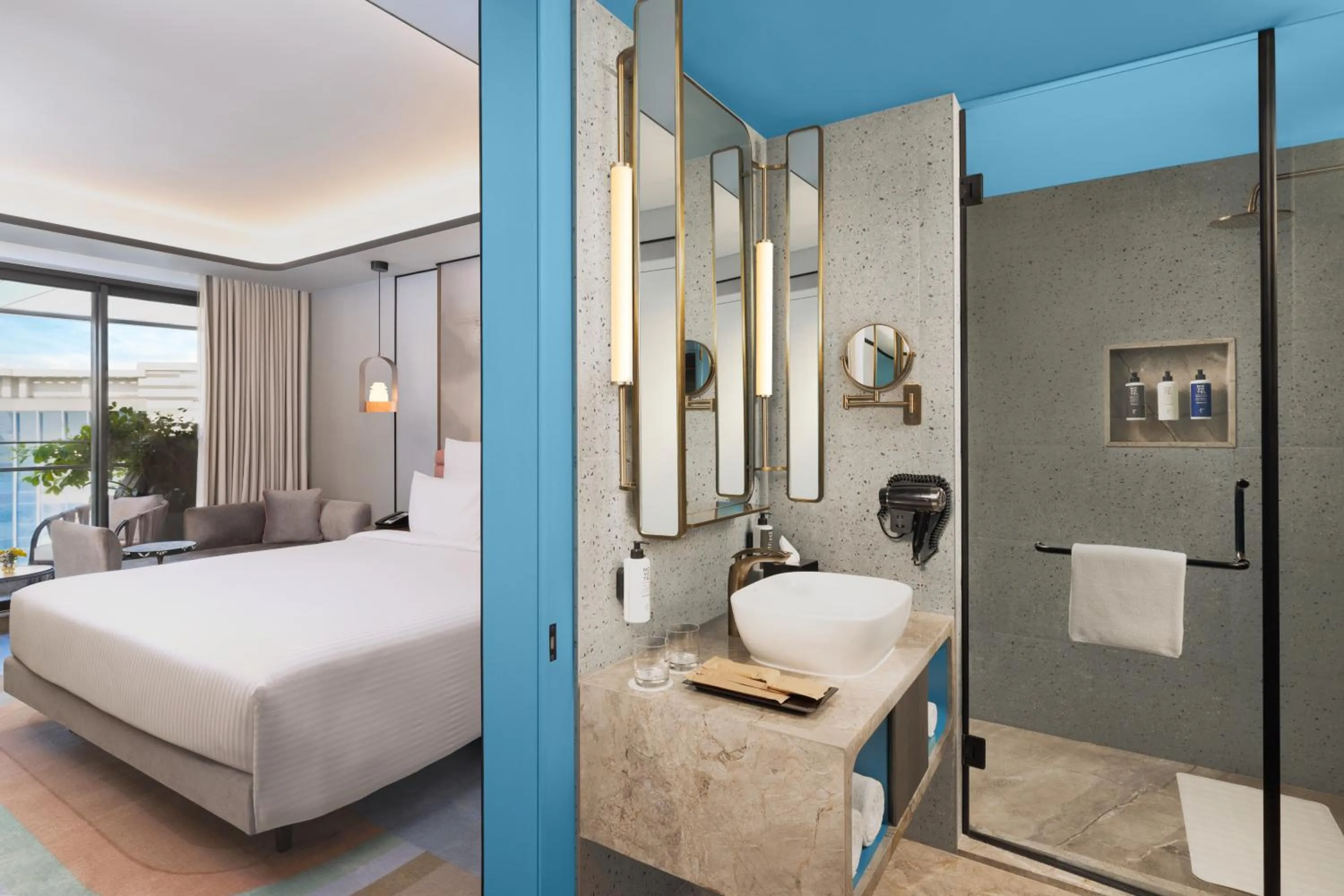 Shower, Bed in Novotel Goa Panjim