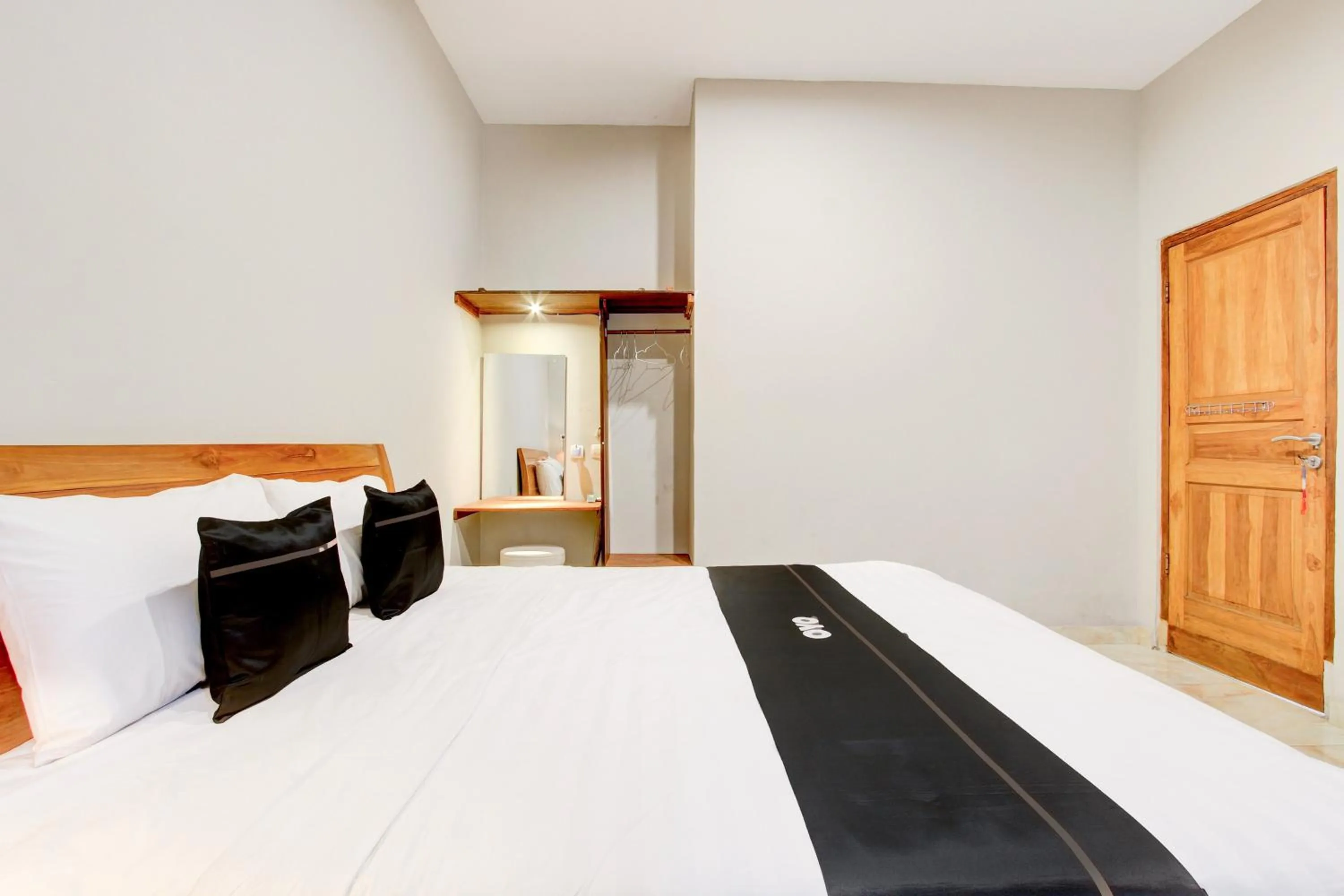 Bedroom, Bed in Capital O 94274 Homestay Balimoelih